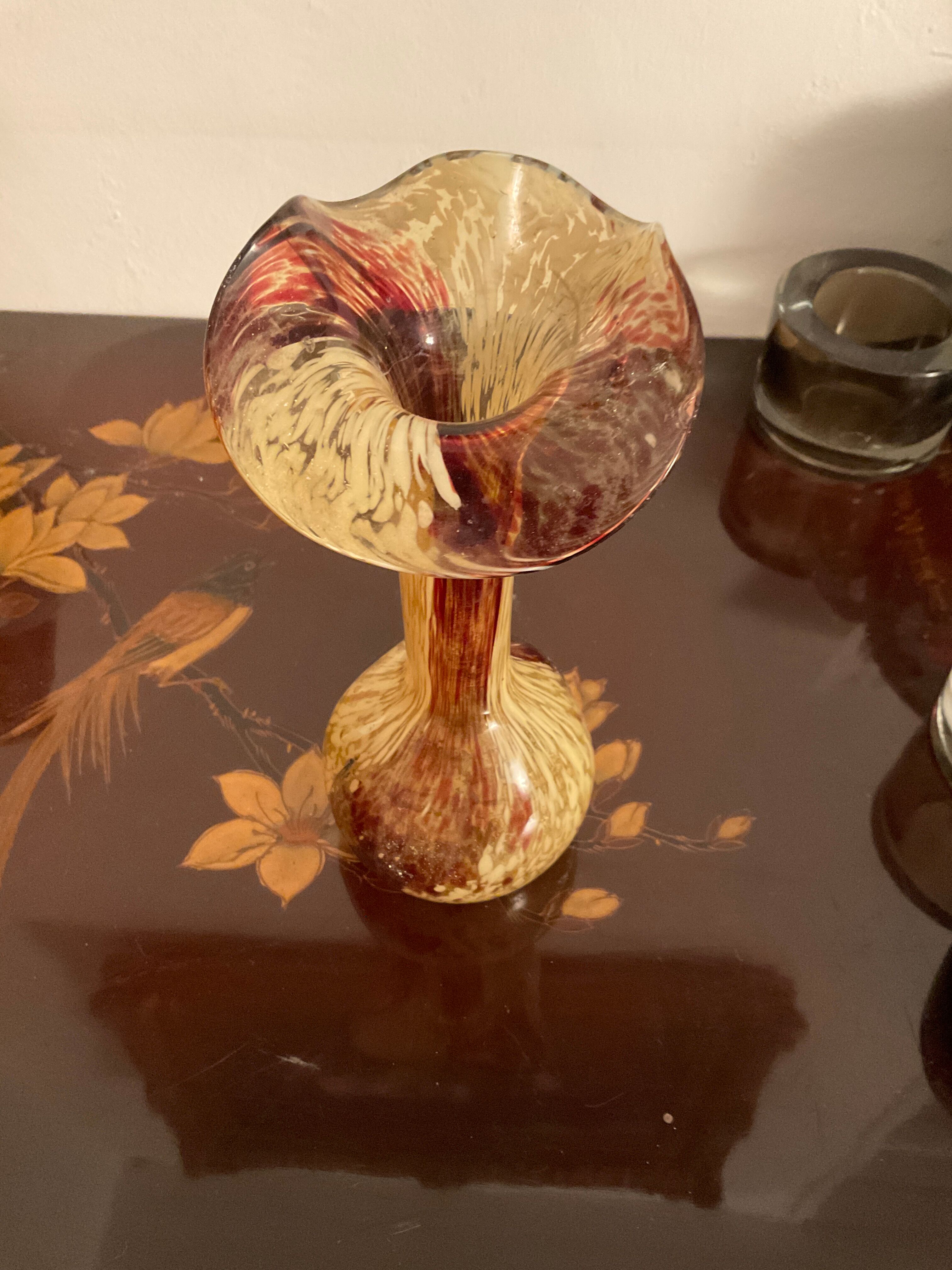 Two-tone glass vase, flower collar