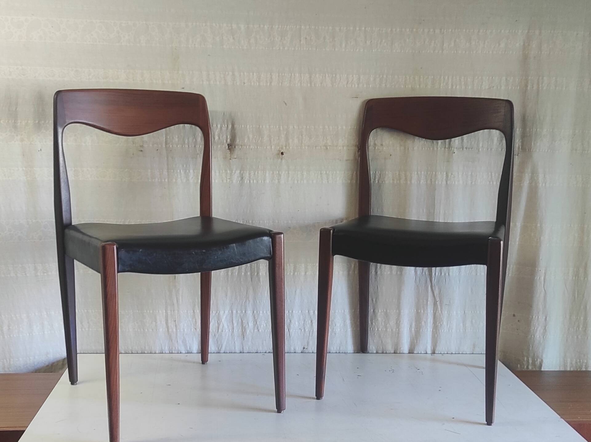 Pair of teak chairs in Scandinavian style - 1960s