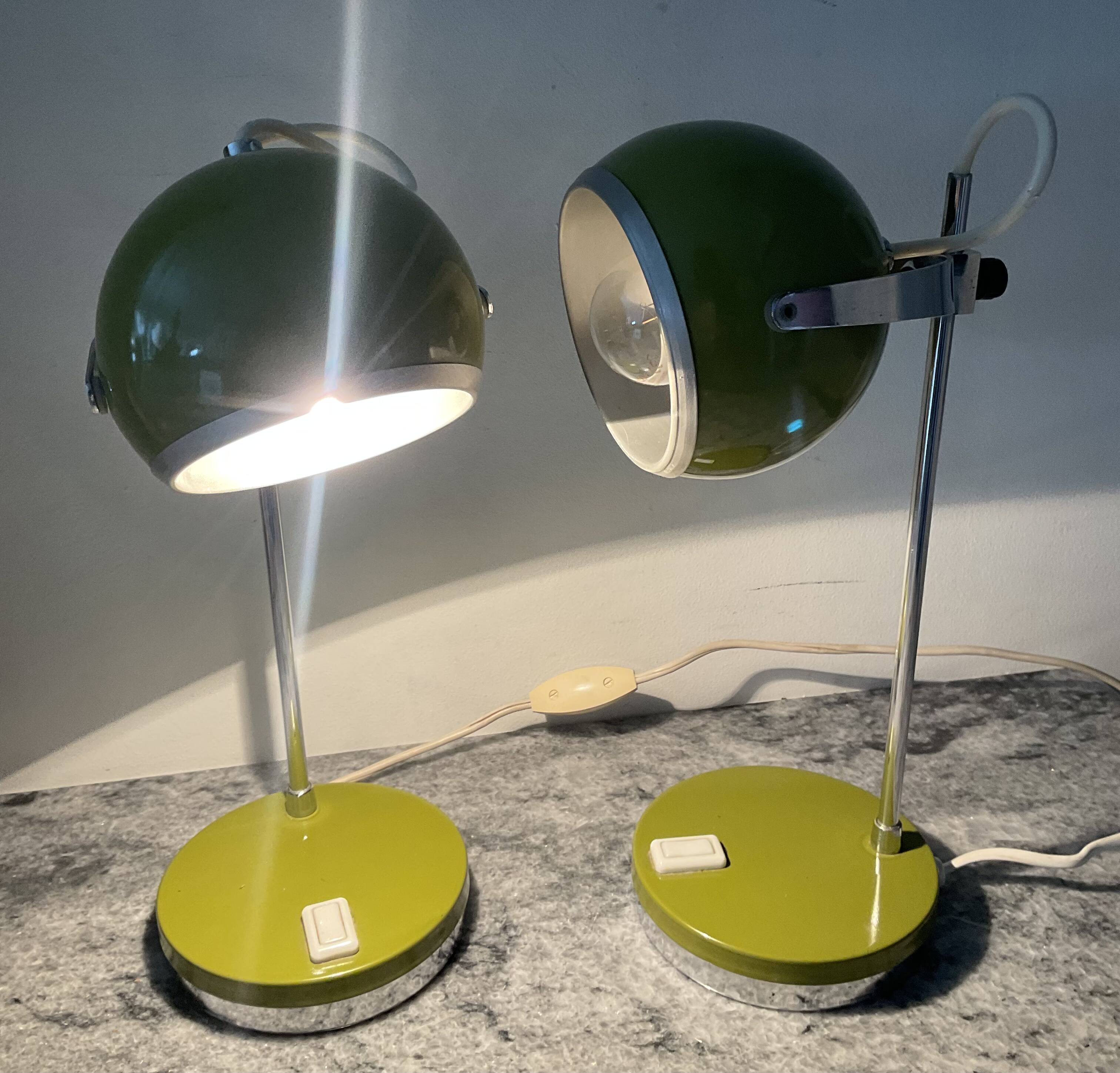 Paire de lampes EyeBall des années 70