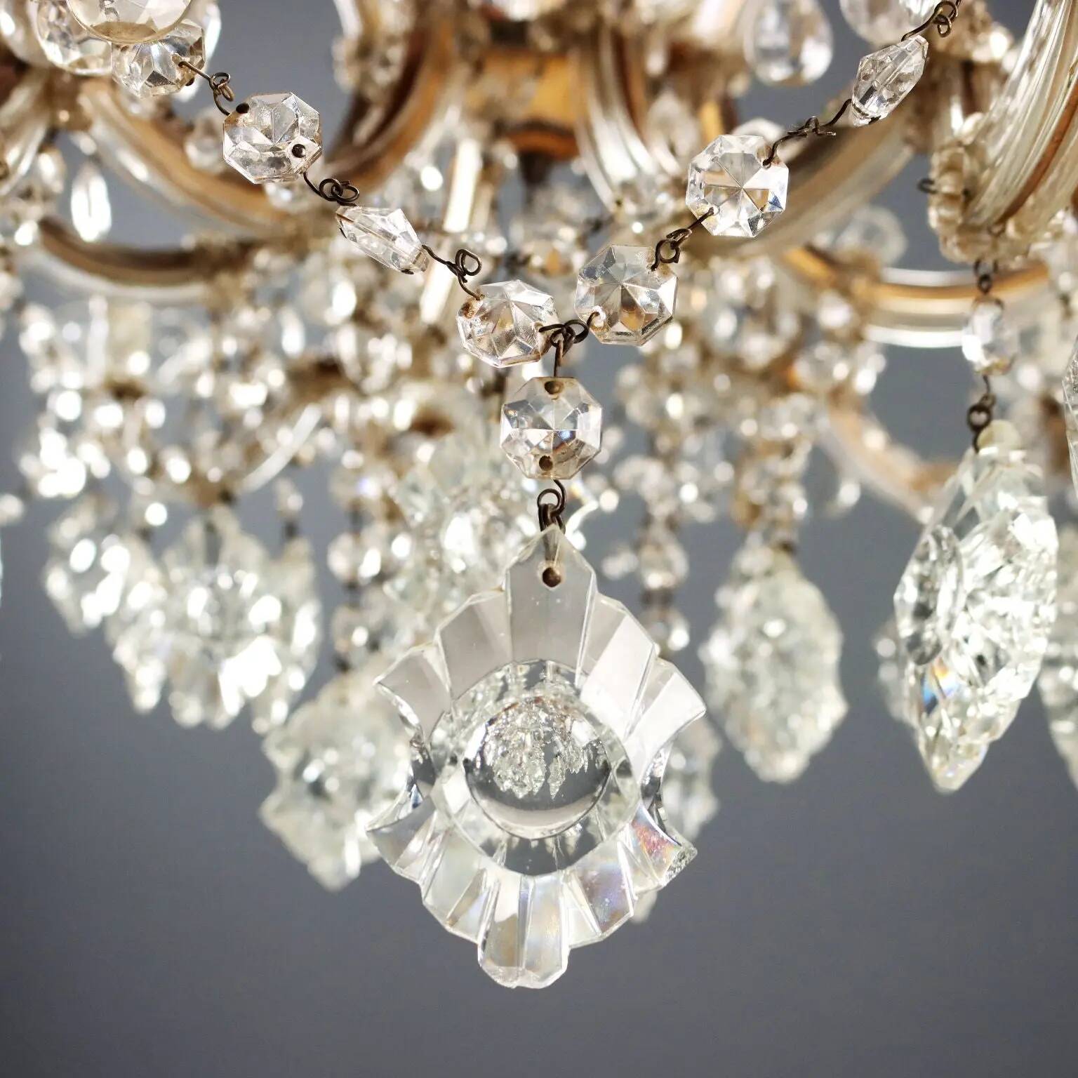 Antique style Maria Theresa chandelier 24 lights Italy 20th century