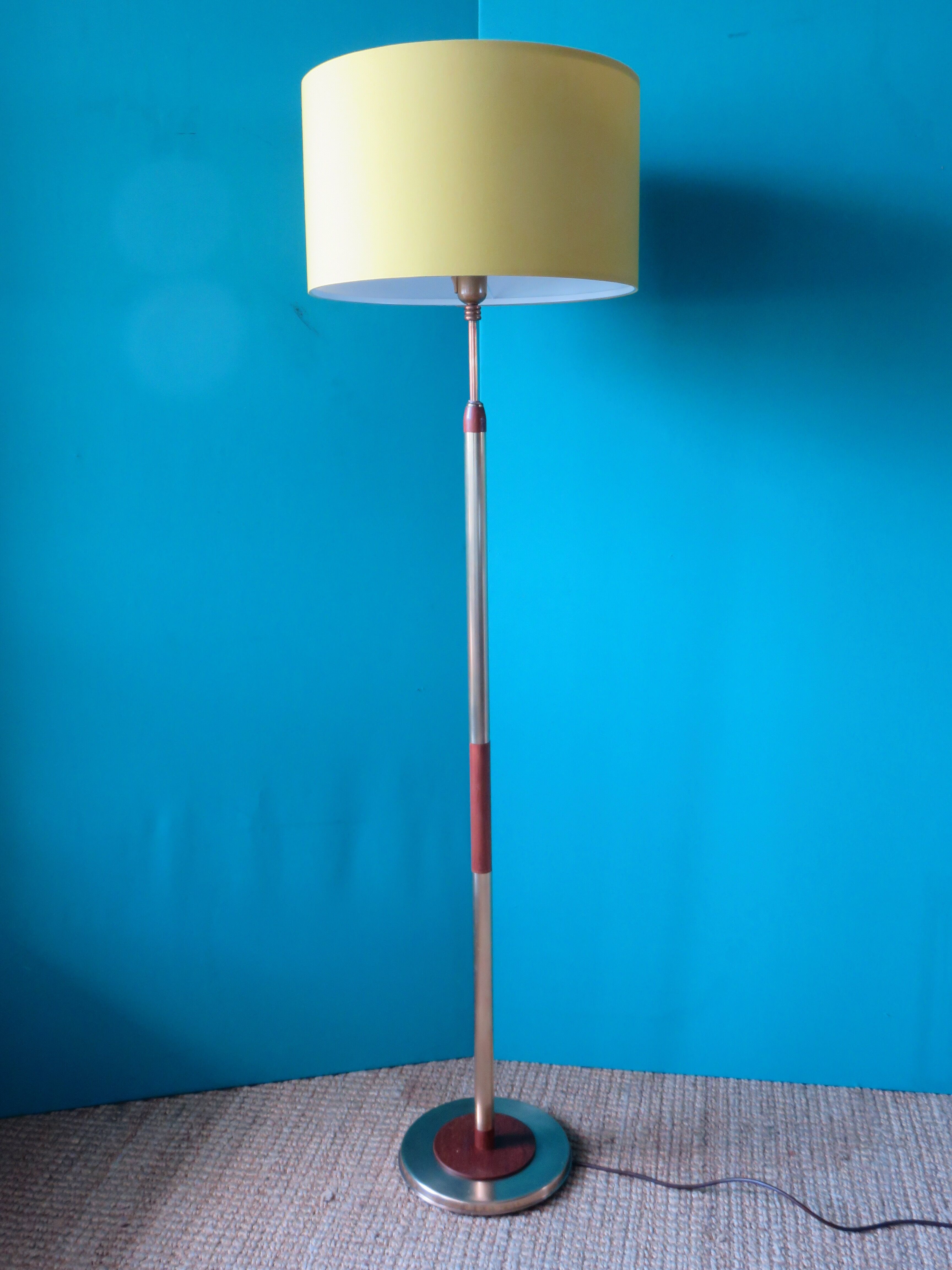 Lampadaire en laiton et teck, Danemark 1955