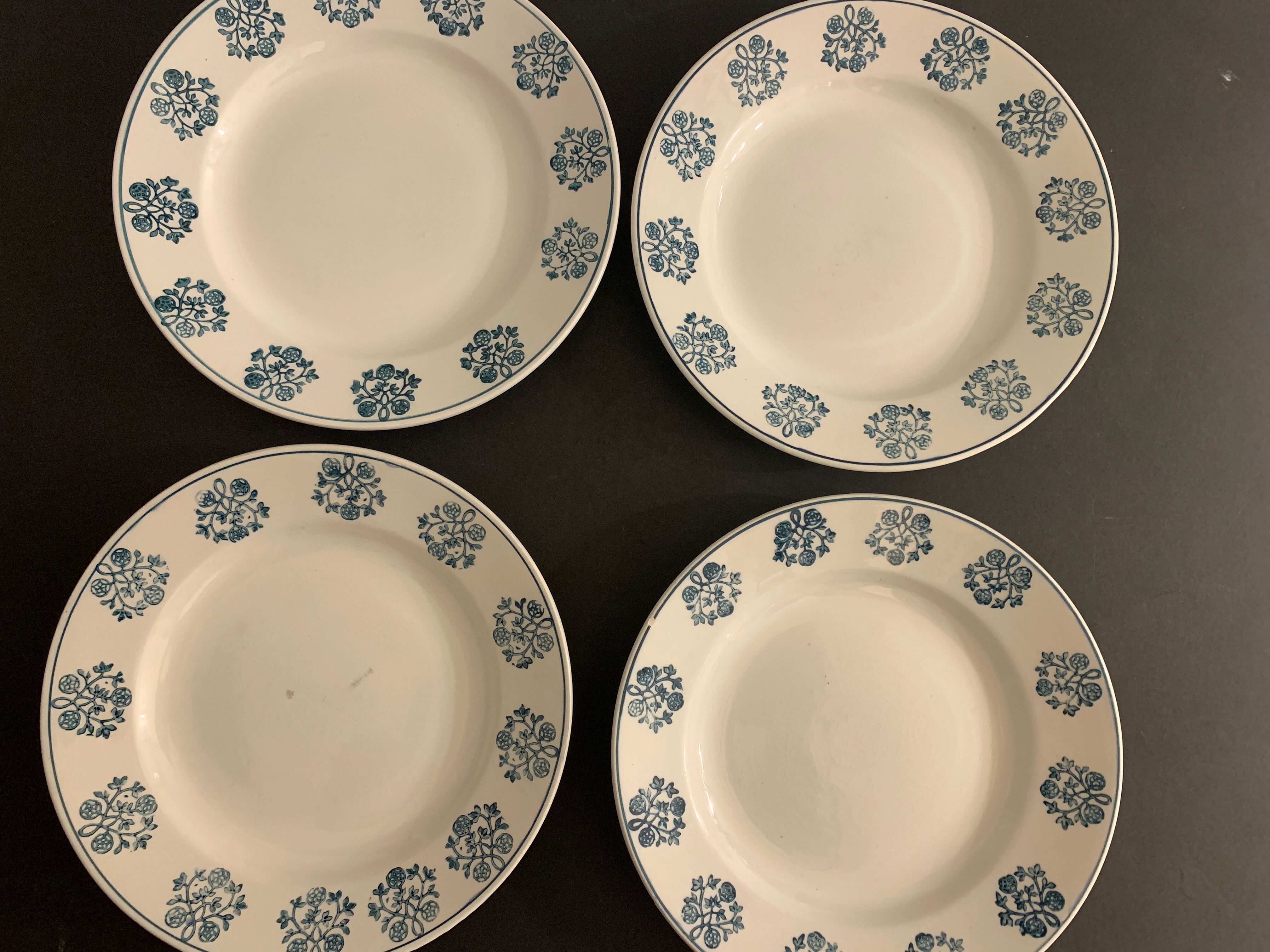 9 flat plates in old earthenware, Sarreguemines and Digoin, model René
