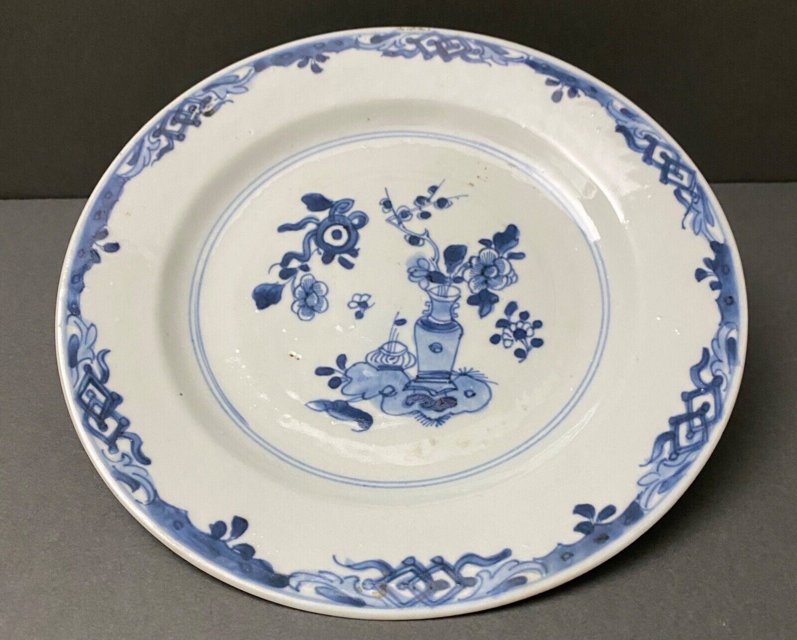 Plate in blue of China XVIII or XIXth Blue and white decoration