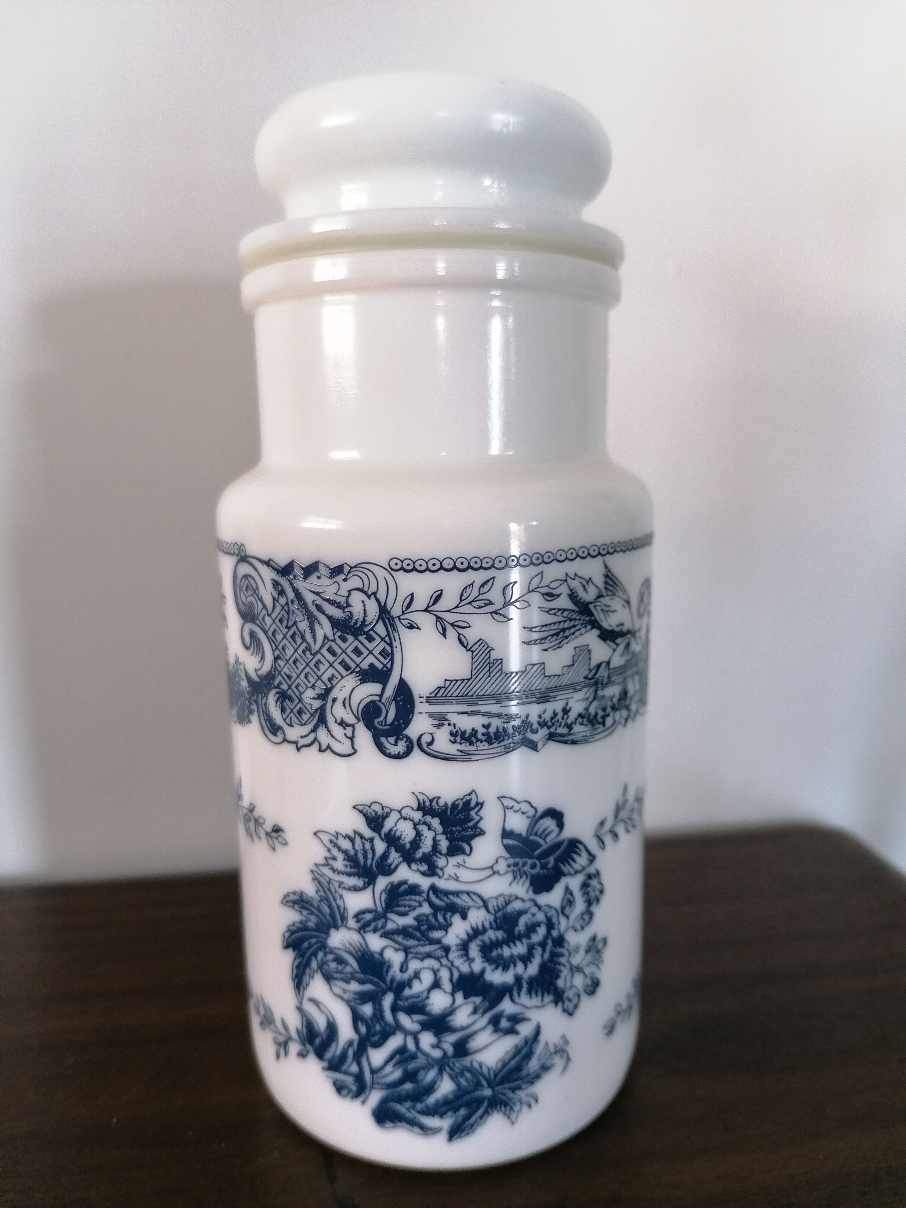 former apothecary pot