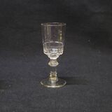 6 anciens verres a liqueur en verre taillé modèle mirabeau