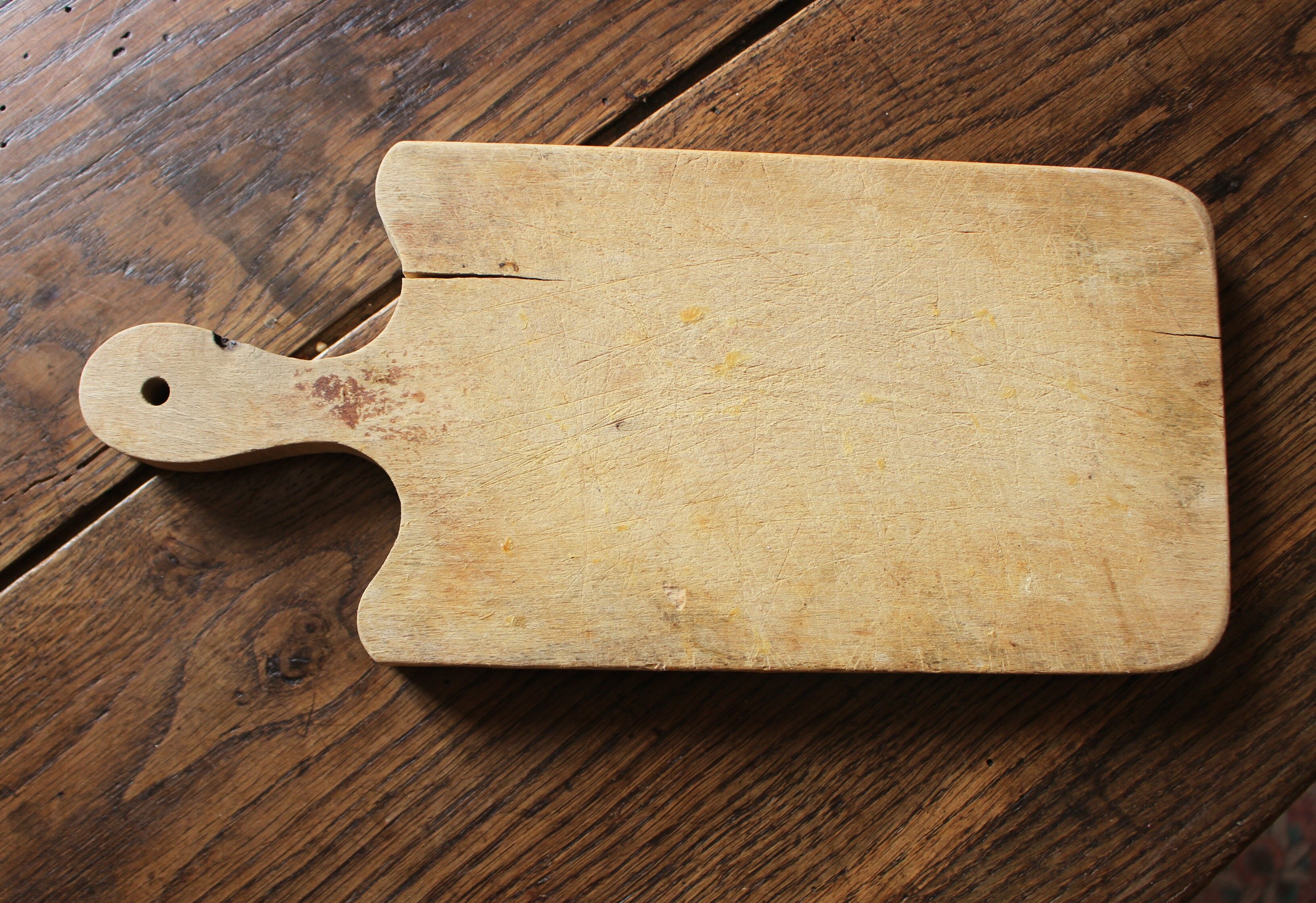 Wooden cutting board