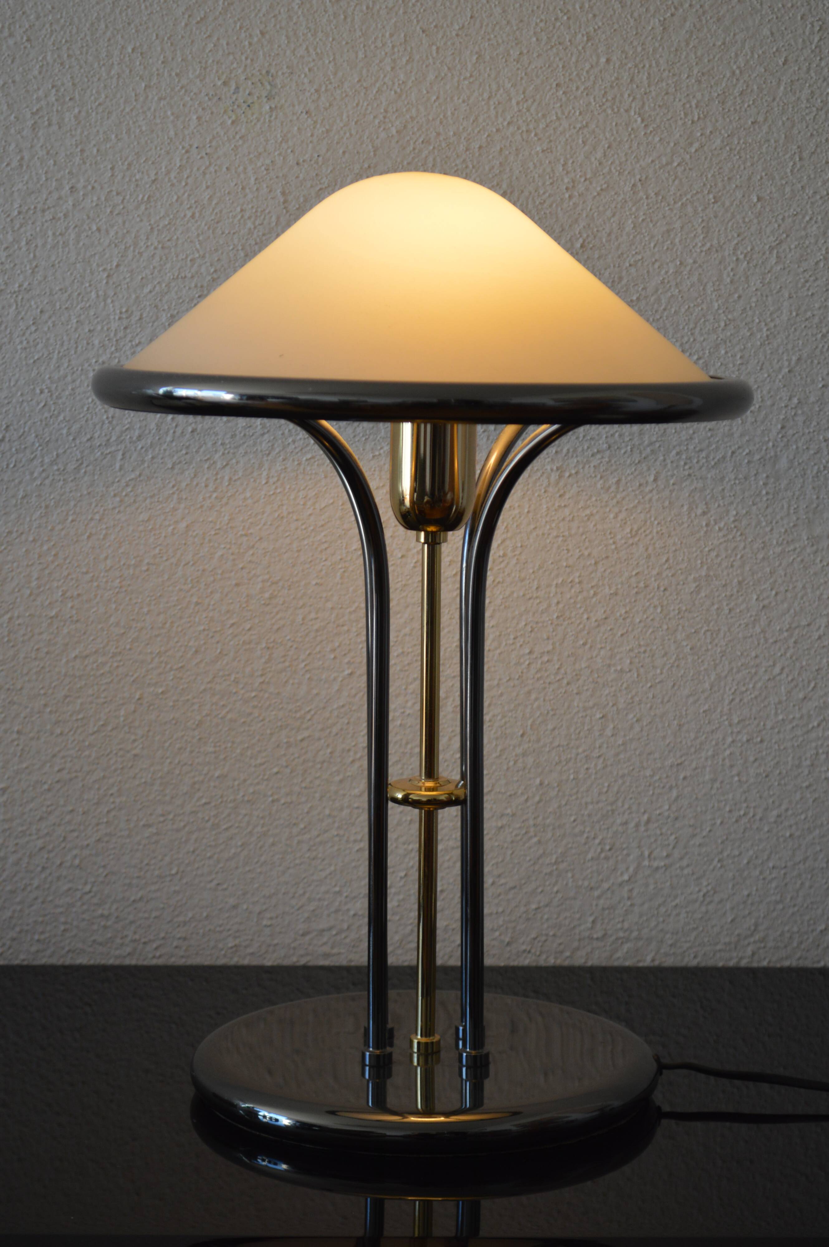 Italian floor lamp from the 80s/90s design