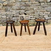 Suite de 3 tabourets tripode dépareillés