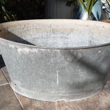 Beautiful and large old basin, 70-litre zinc vat.