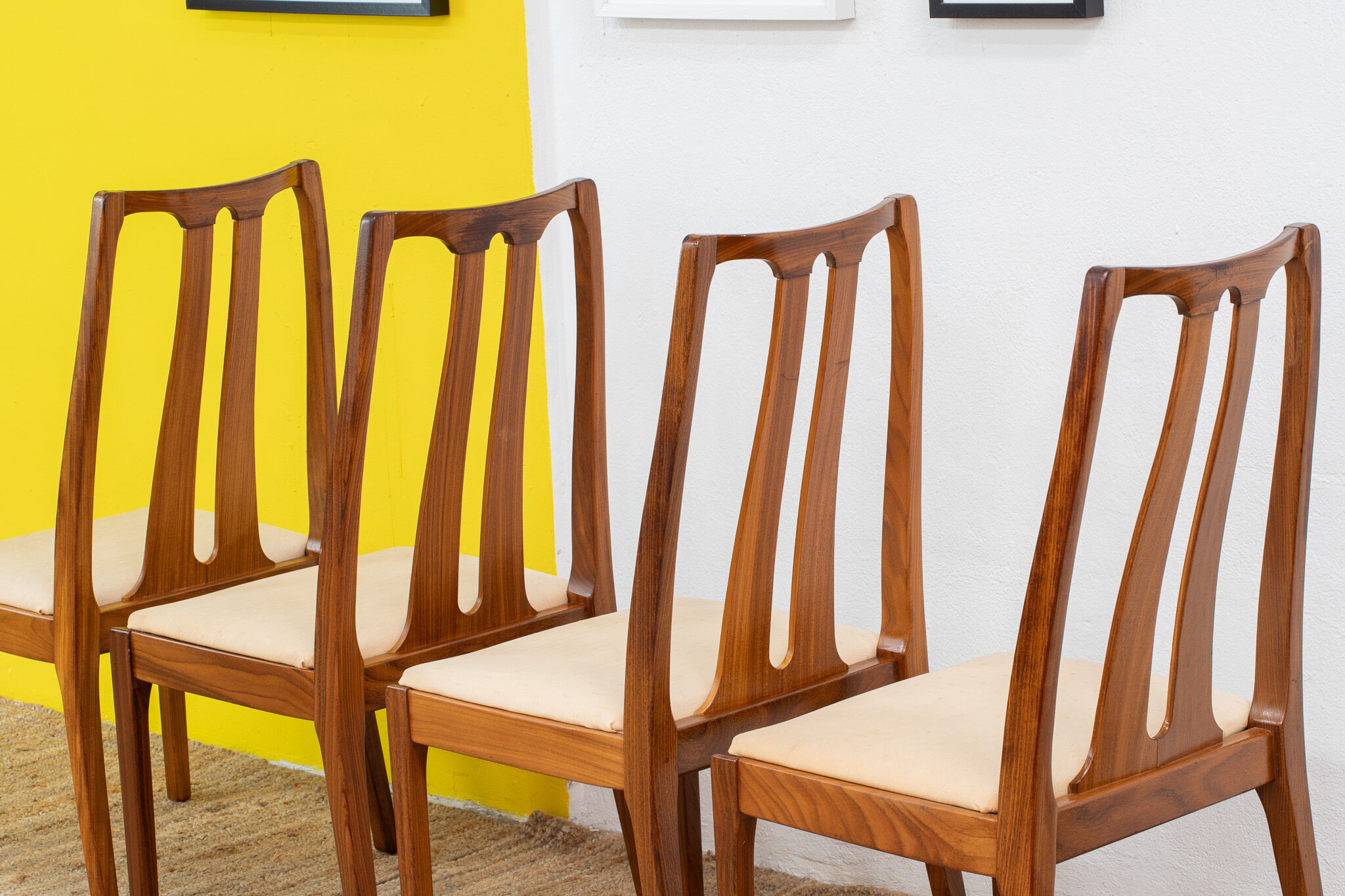 Vintage scandinavian chair series – 47 cm