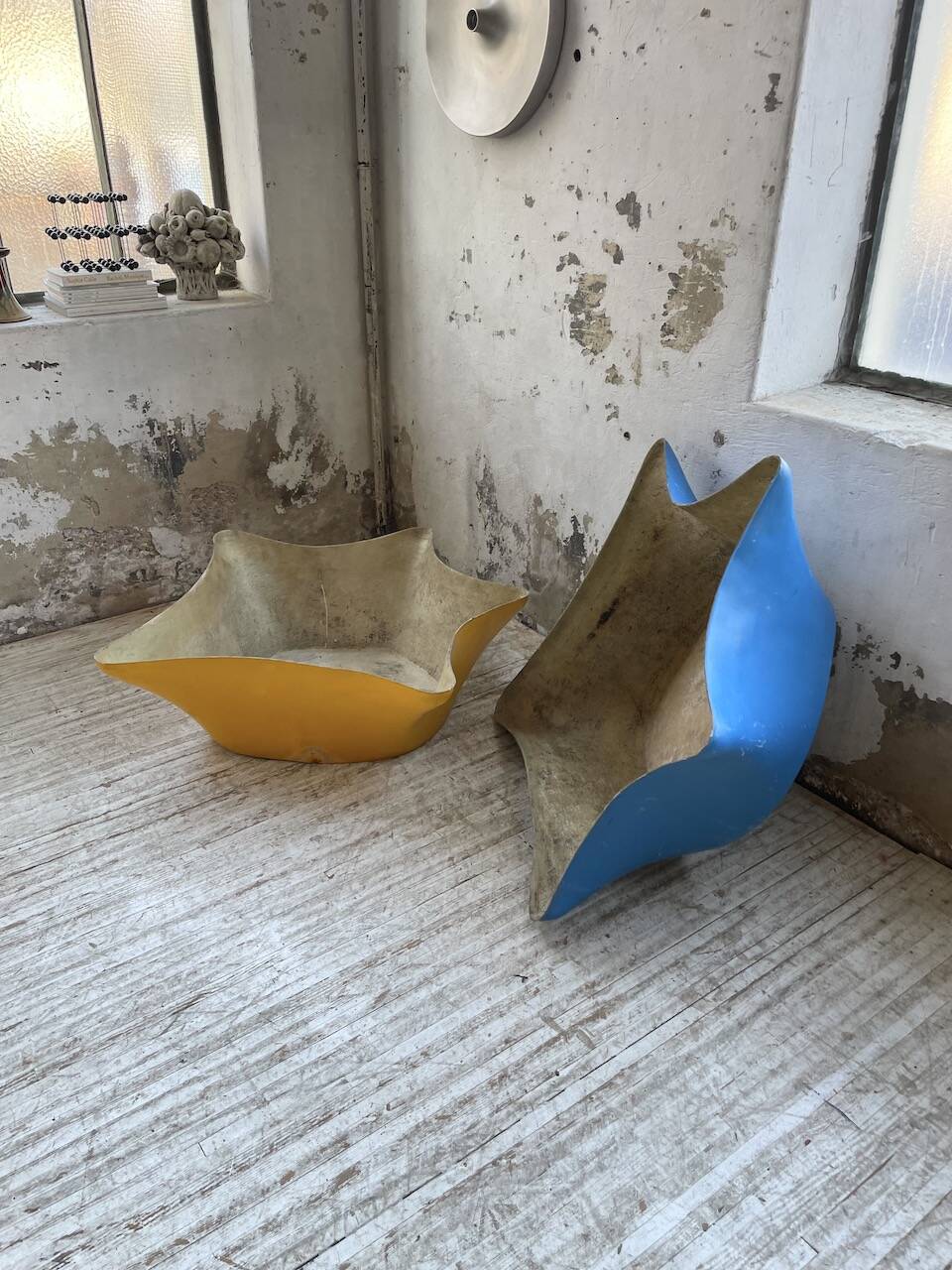Set of 2 free-form fiberglass planters