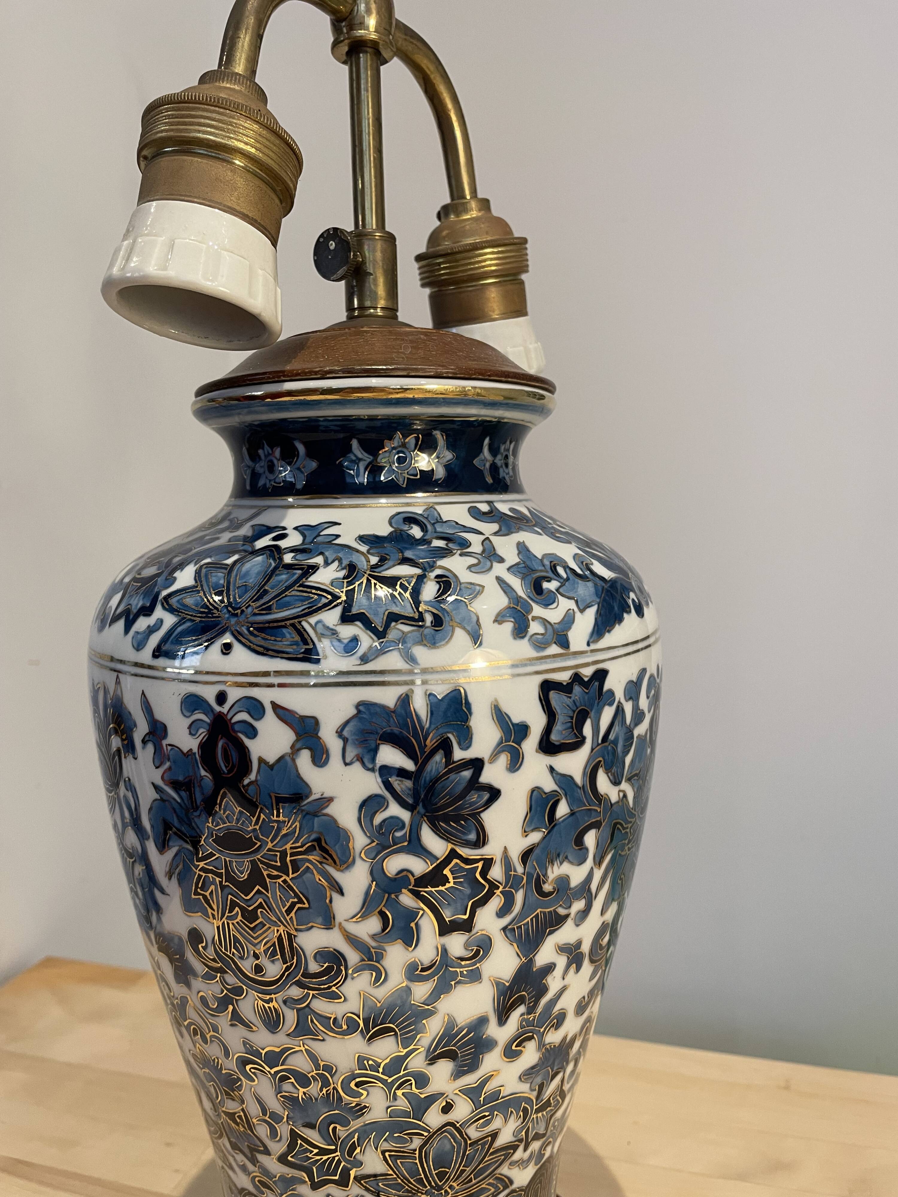 Chinese porcelain table lamp
