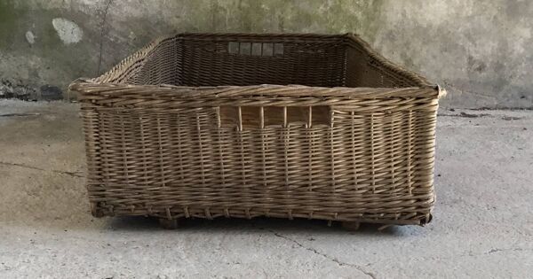 Grande caisse ou panier rectangulaire en osier - vintage 1960