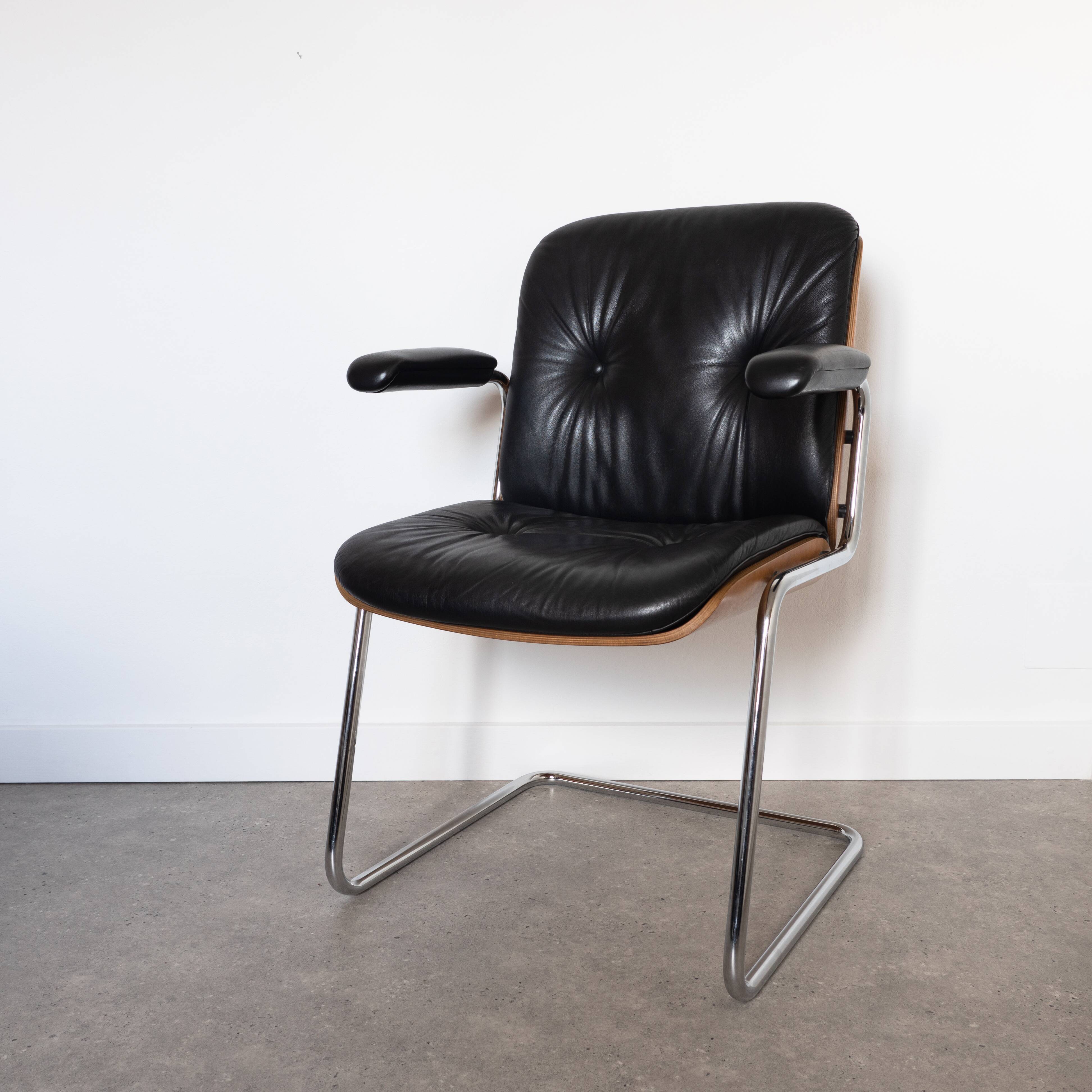 Fauteuil Martin Stoll - Giroflex - cuir noir