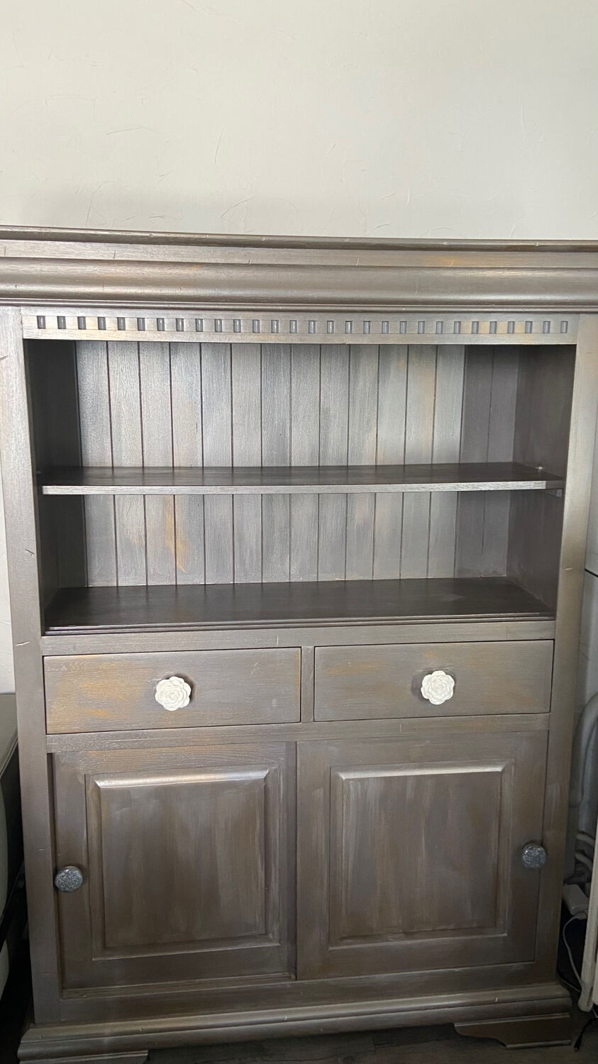 Storage cabinet