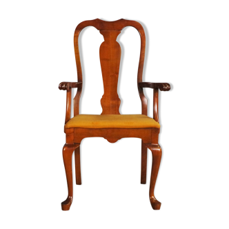 Antique Queen Anne armchair in mahogany and leather