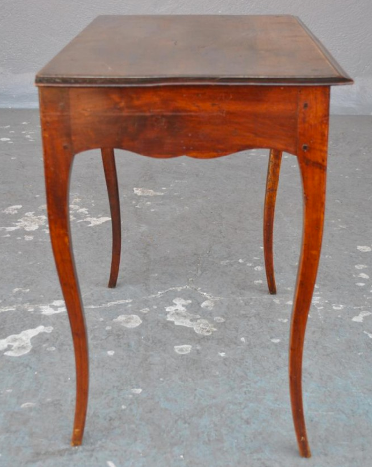 Table desk Louis XV of the period XVIIIth Walnut