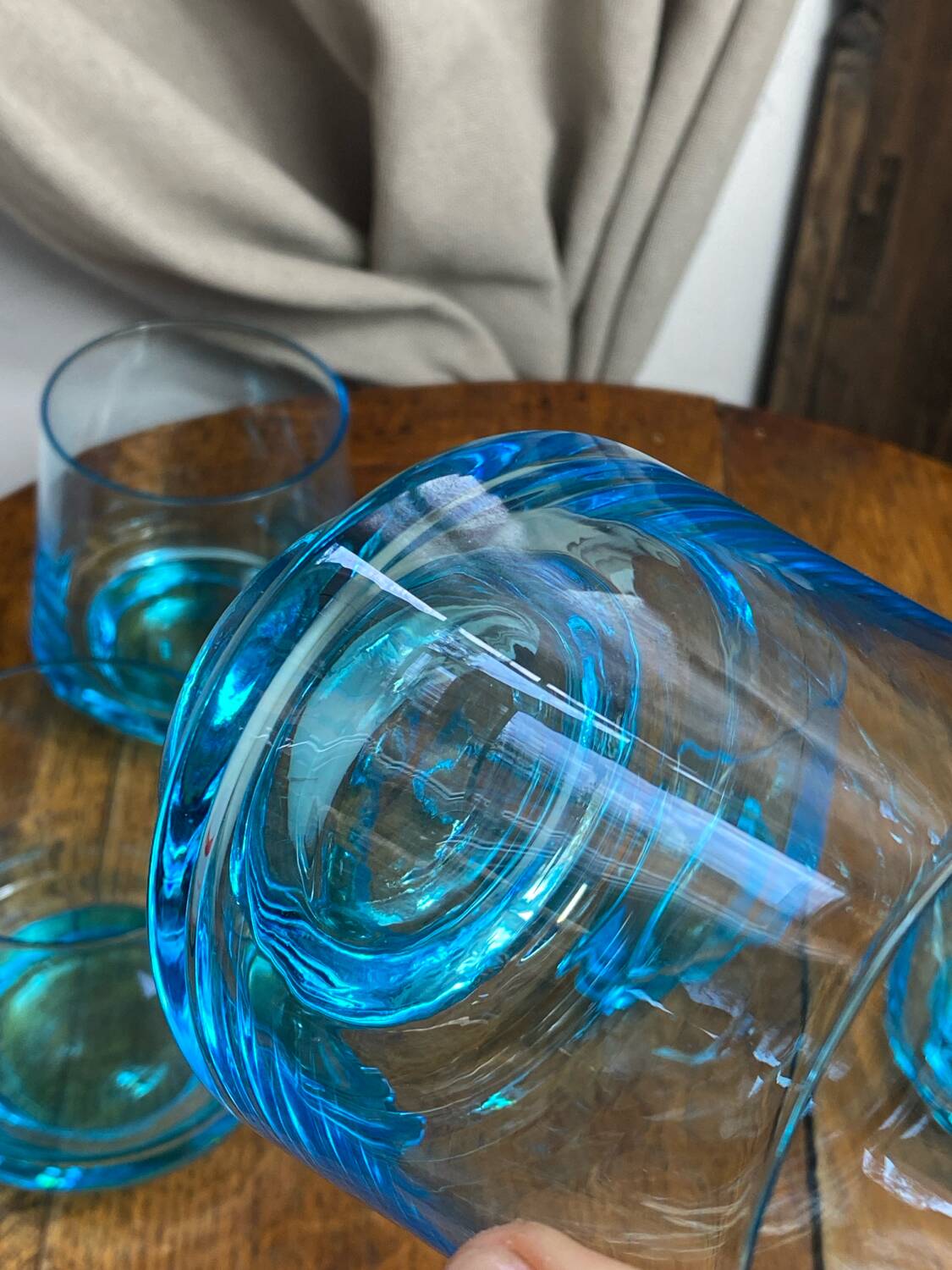 Six verres en verre bleu turquoise