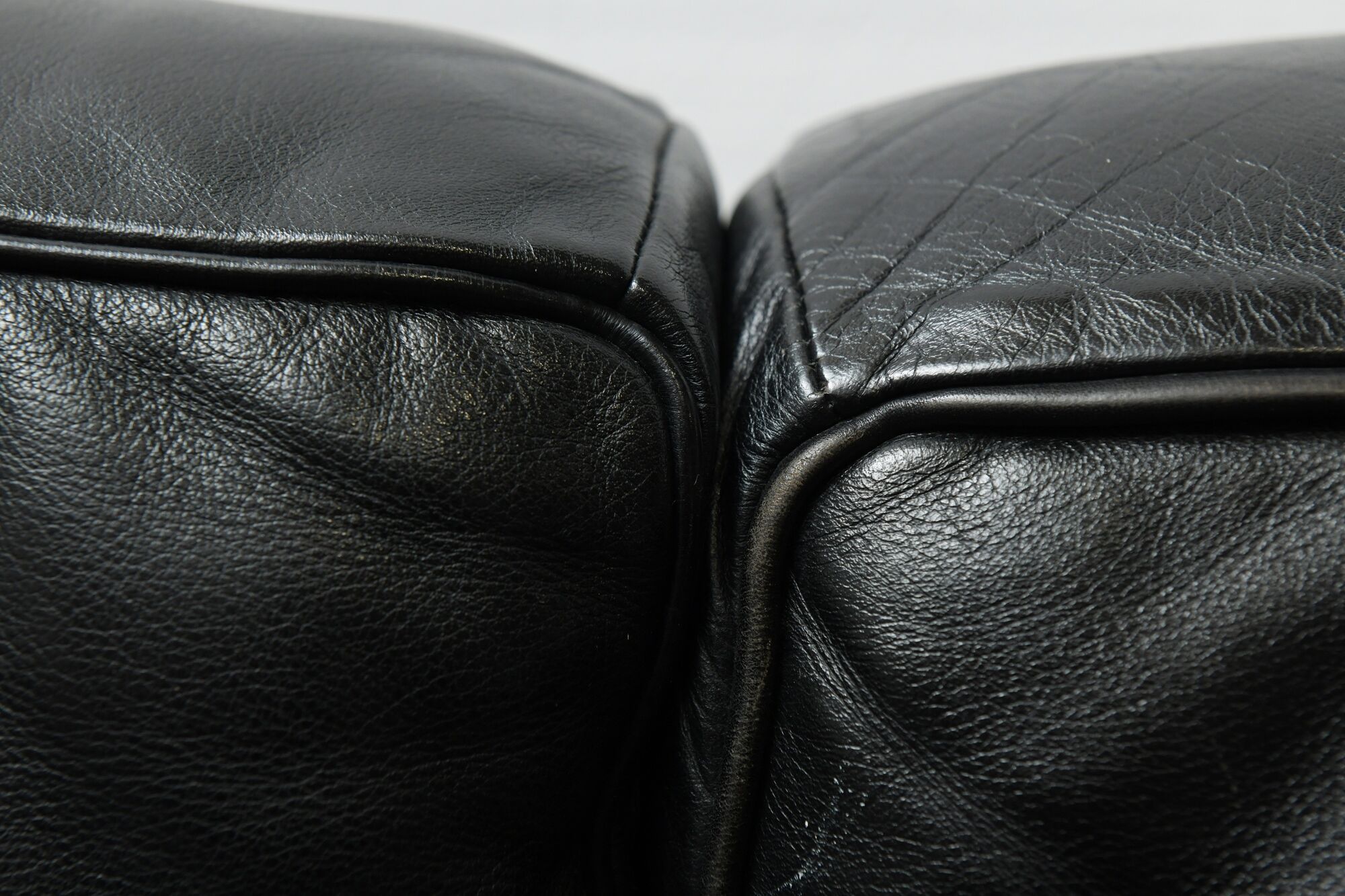 Vintage LC-2 in black leather by Le Corbusier, Jeanneret & Perriand for Cassina