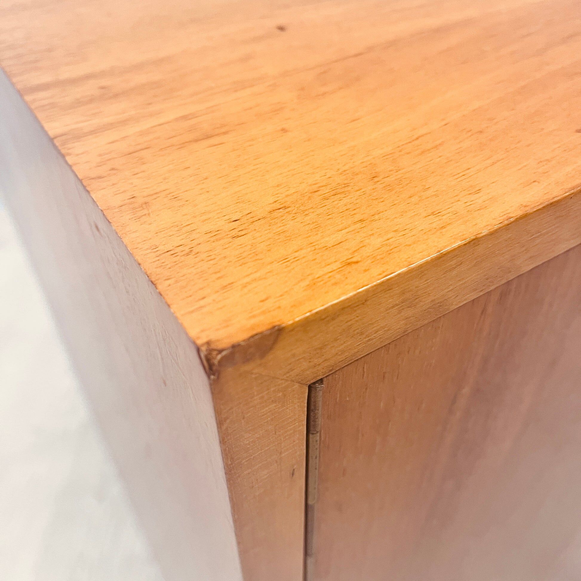 Dresser bedside table