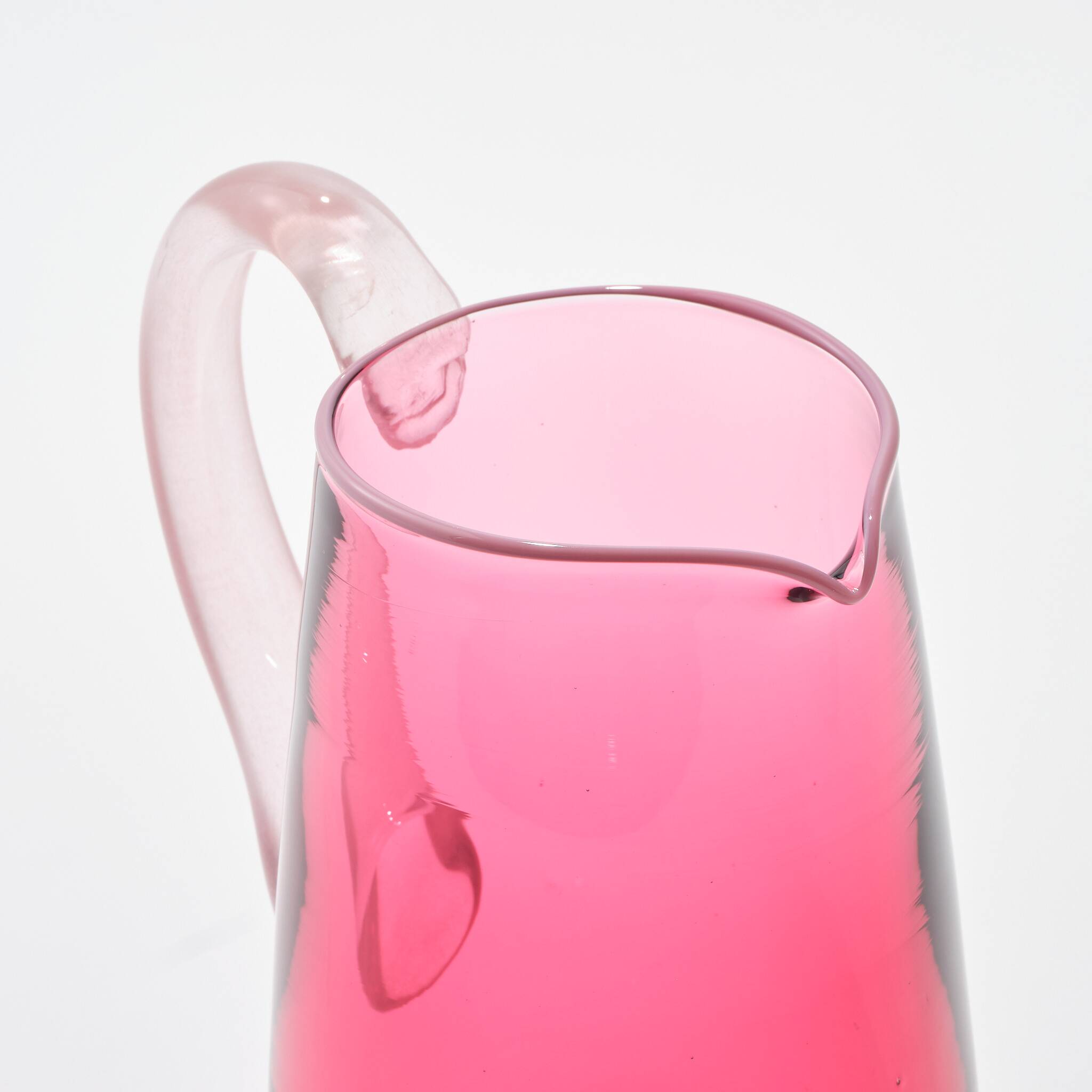 Miami Pitcher in Dark Pink