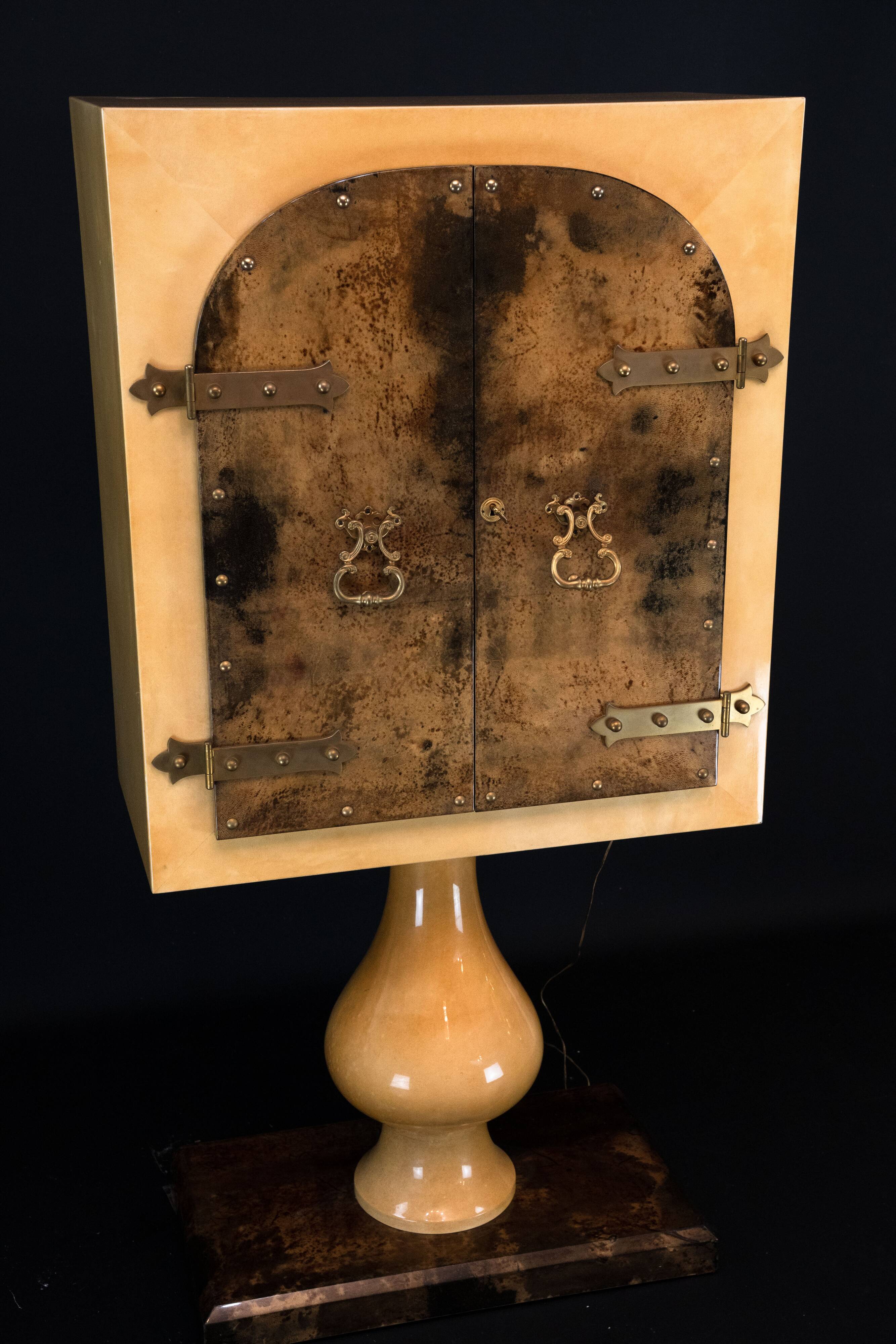 Aldo Tura Mid-Century Modern Goatskin Parchment Bar Cabinet, Italy, 1960s
