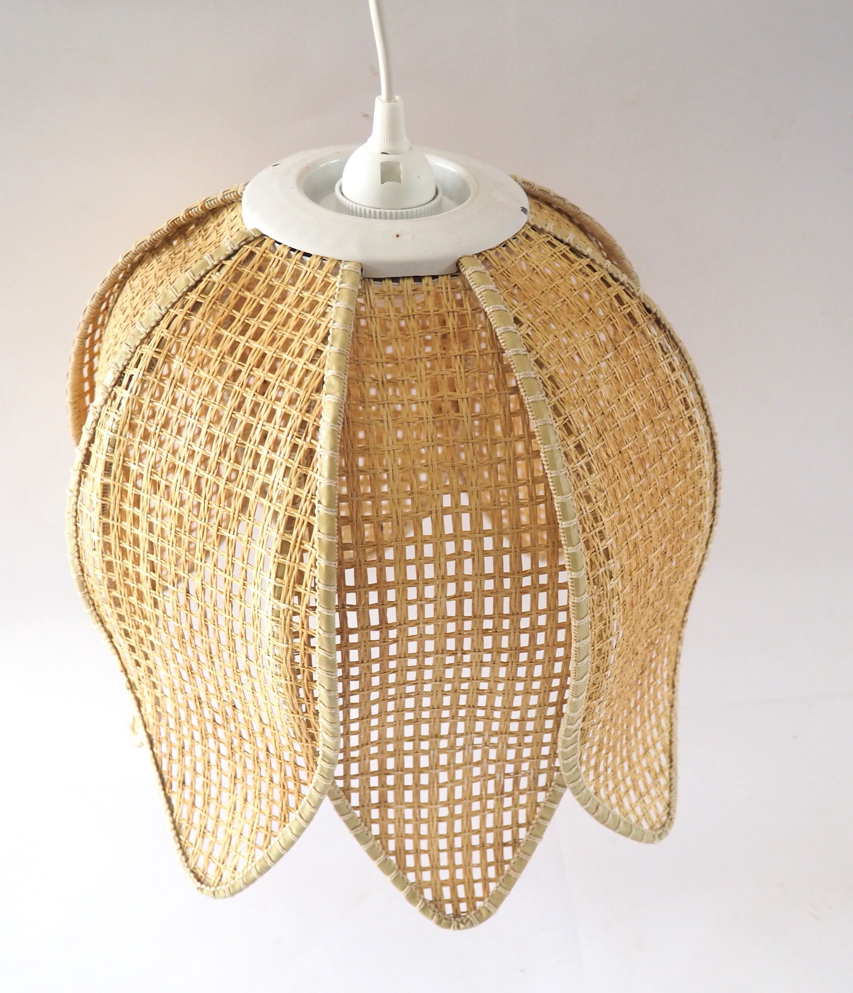 Suspension flower bell in canning