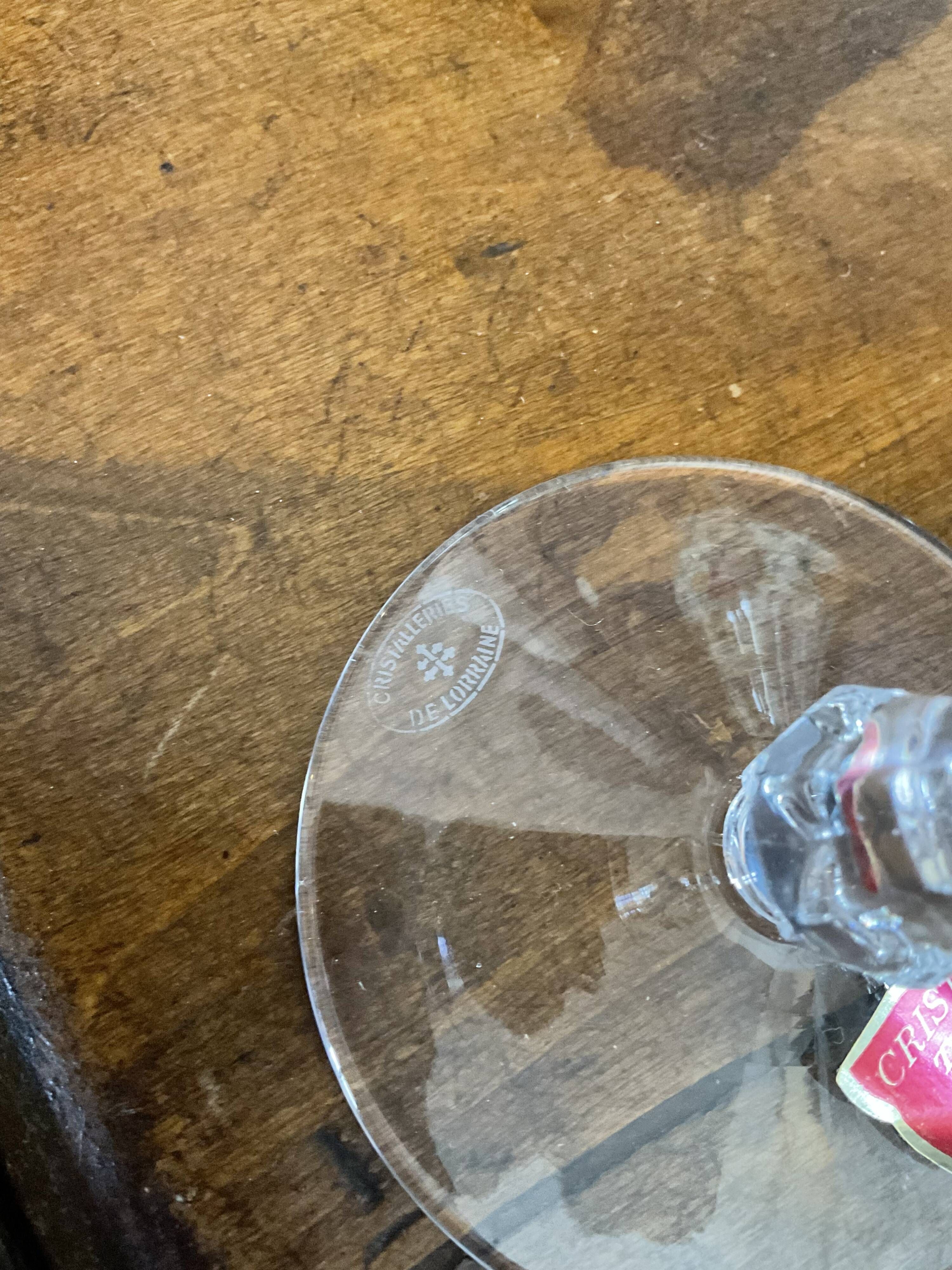 18 verres .6 vin .6 eau .6 flûtes.cristal de Lorraine.
