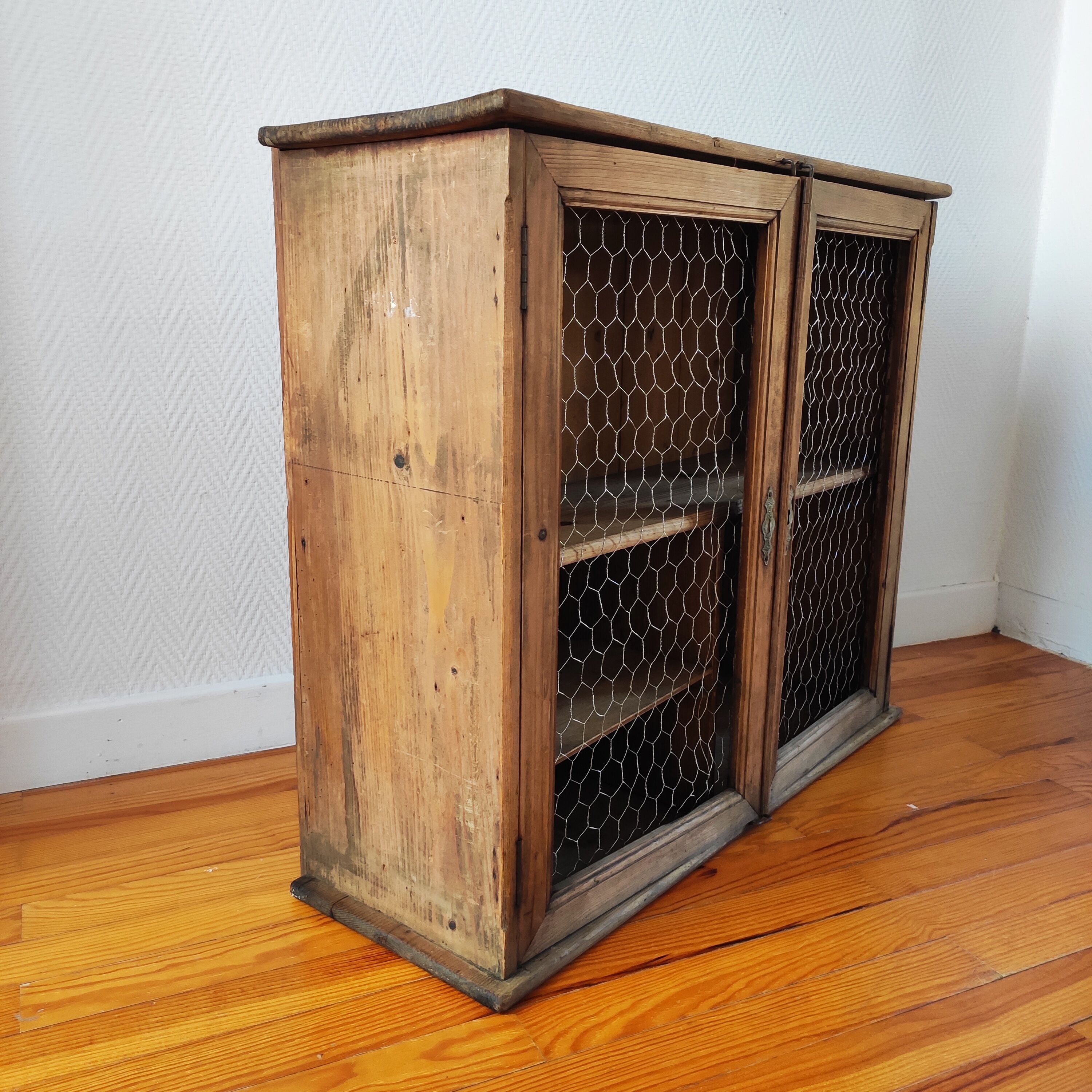 Old Parisian style buffet