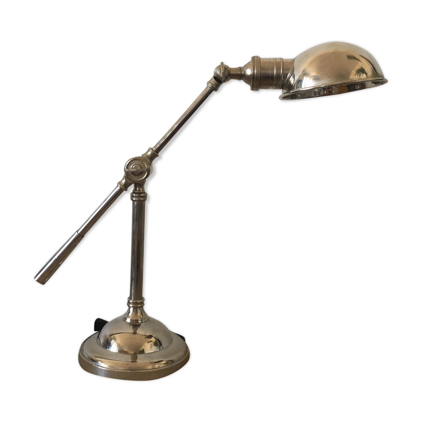 Articulated desk lamp