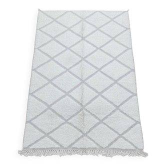 Petit tapis berbère à petits losanges blancs