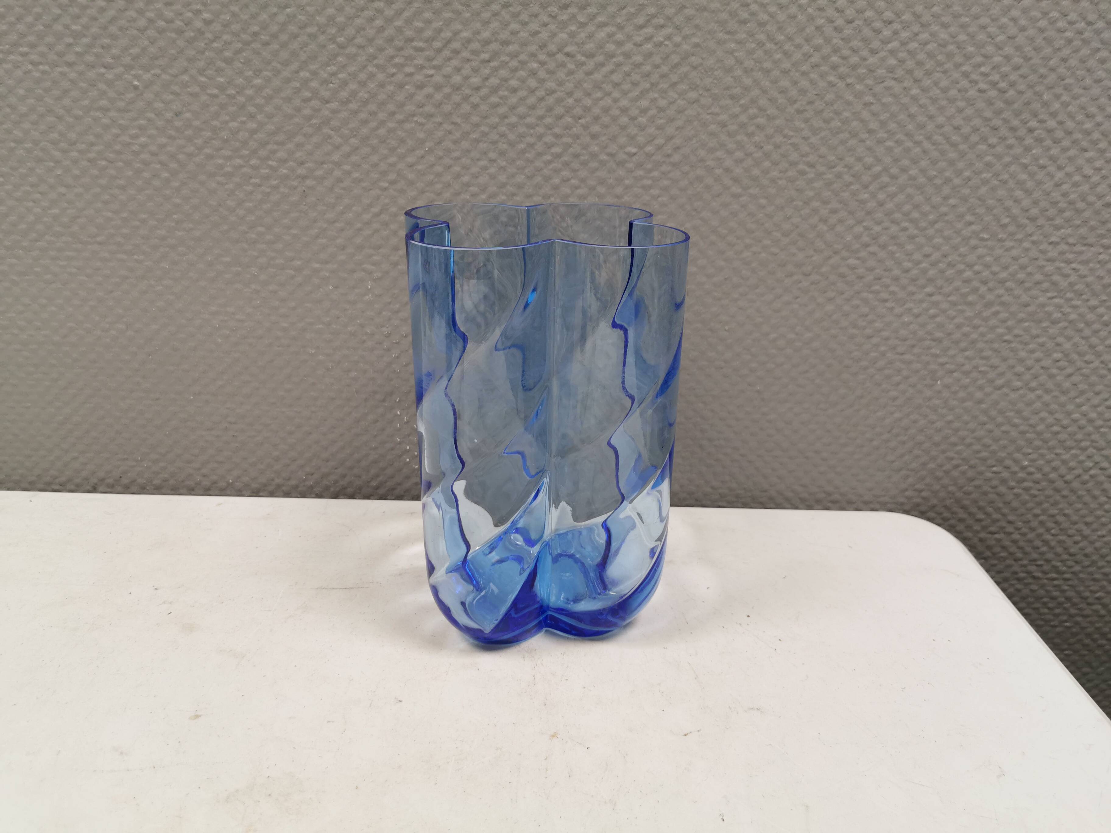 Grand vase en verre d'Anna Ehrner pour Kosta Boda Suède, années 1980.