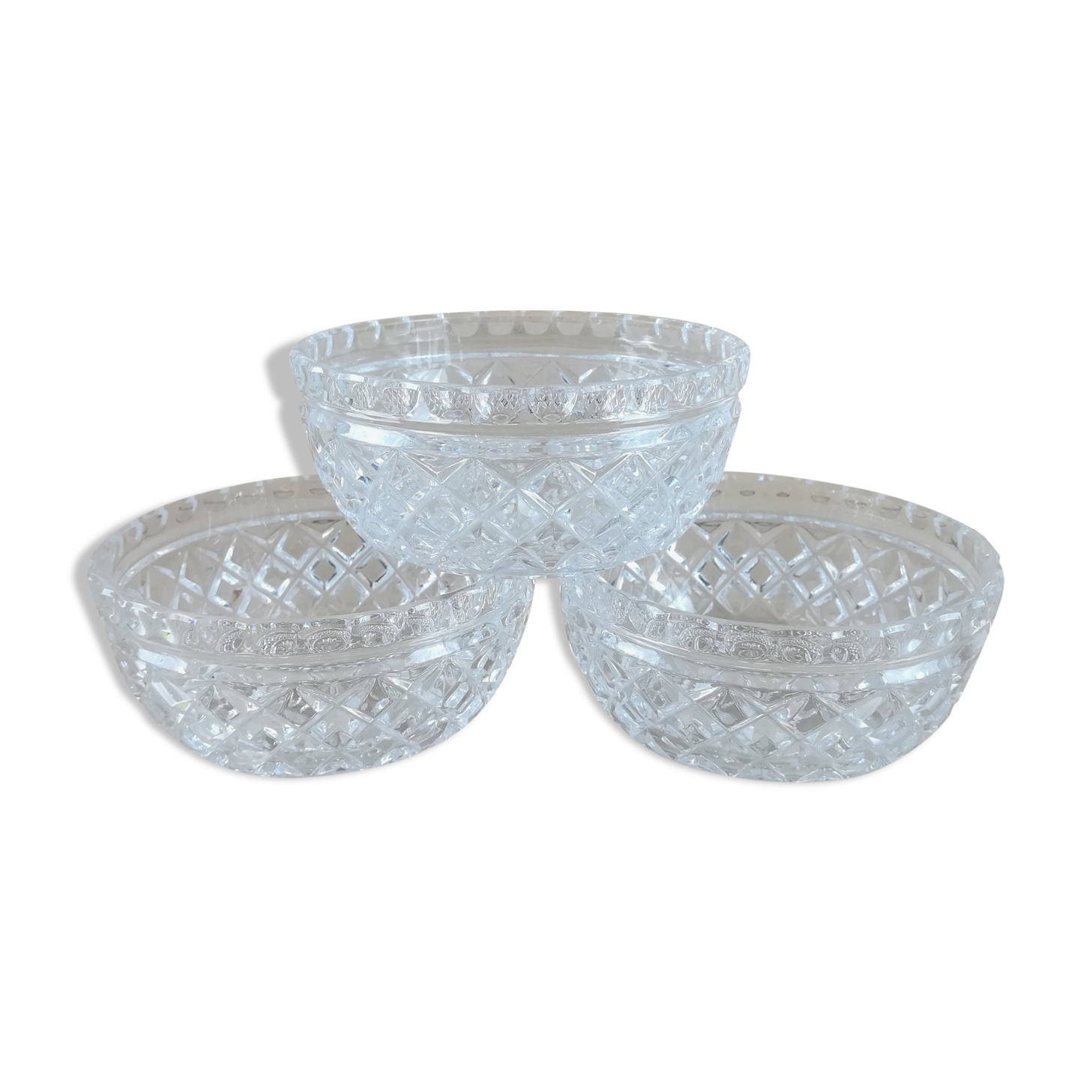 3 chiseled glass cups