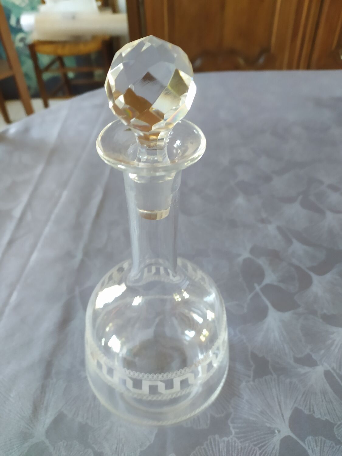 Carfe in chiseled glass