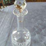 Carafe en verre ciselé