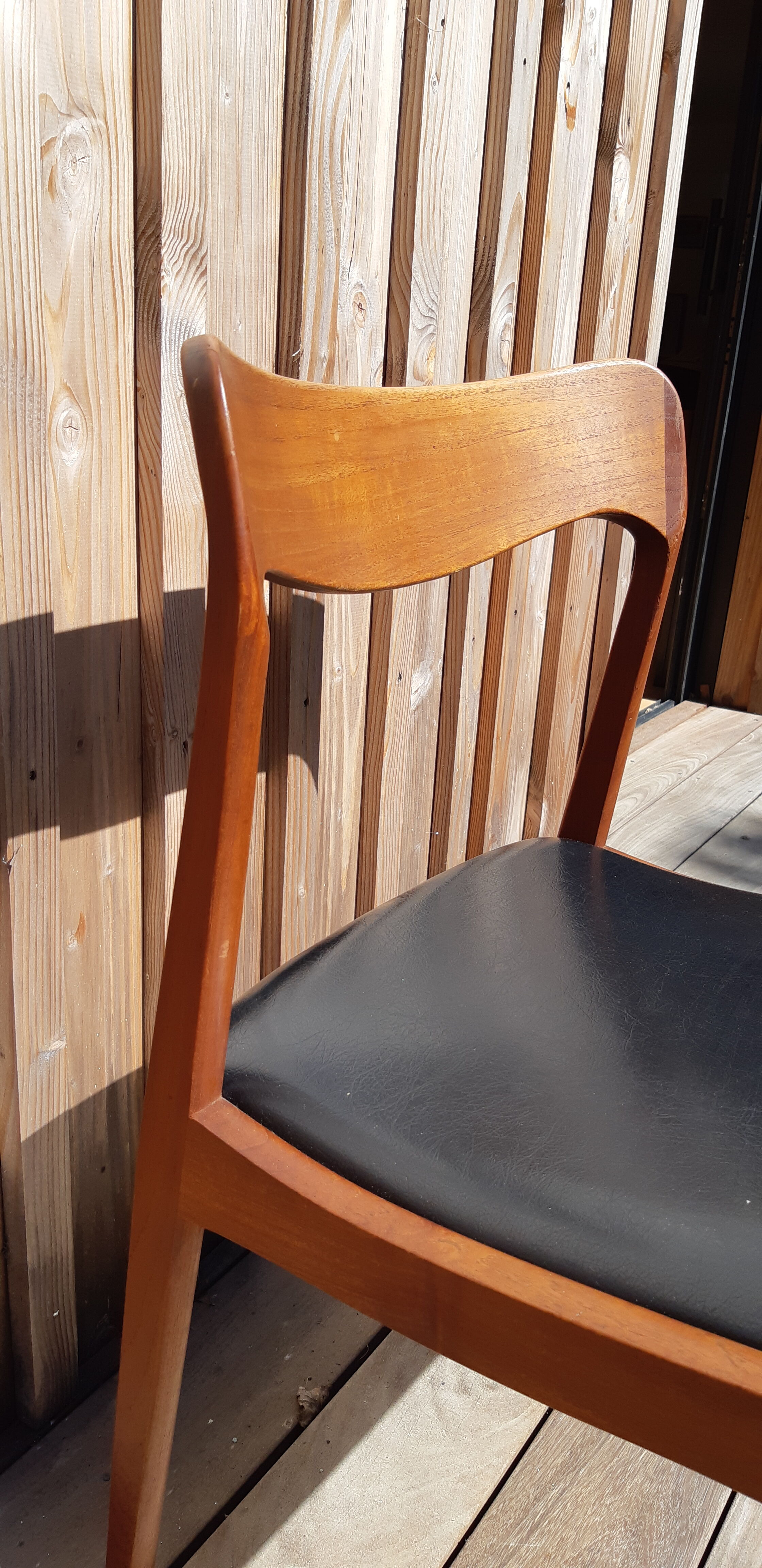 Set of 4 Scandinavian teak chairs and sky seats