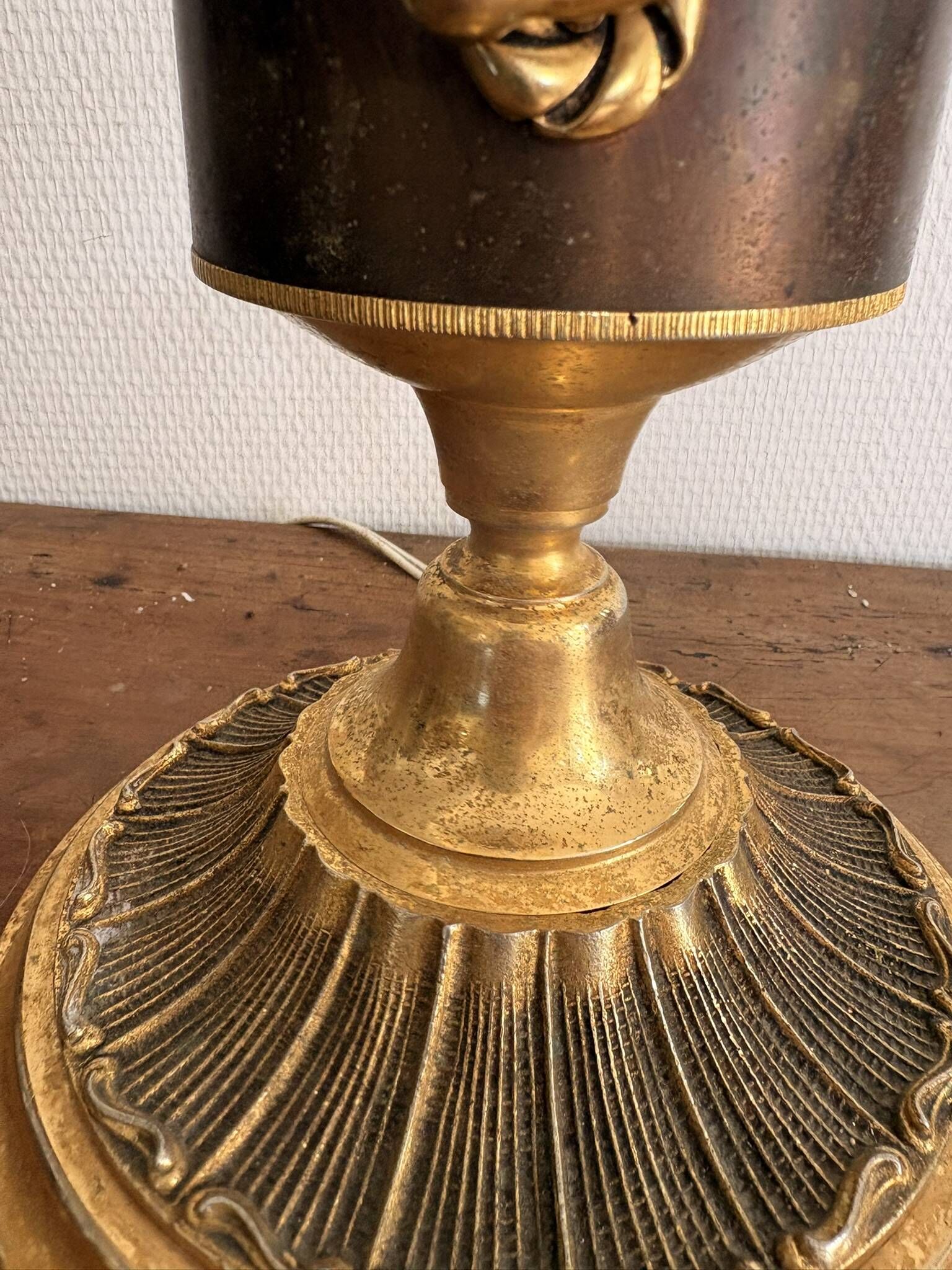 Ancien Lampe Style Neo classique Empire Lion Balthazar Globe Verre