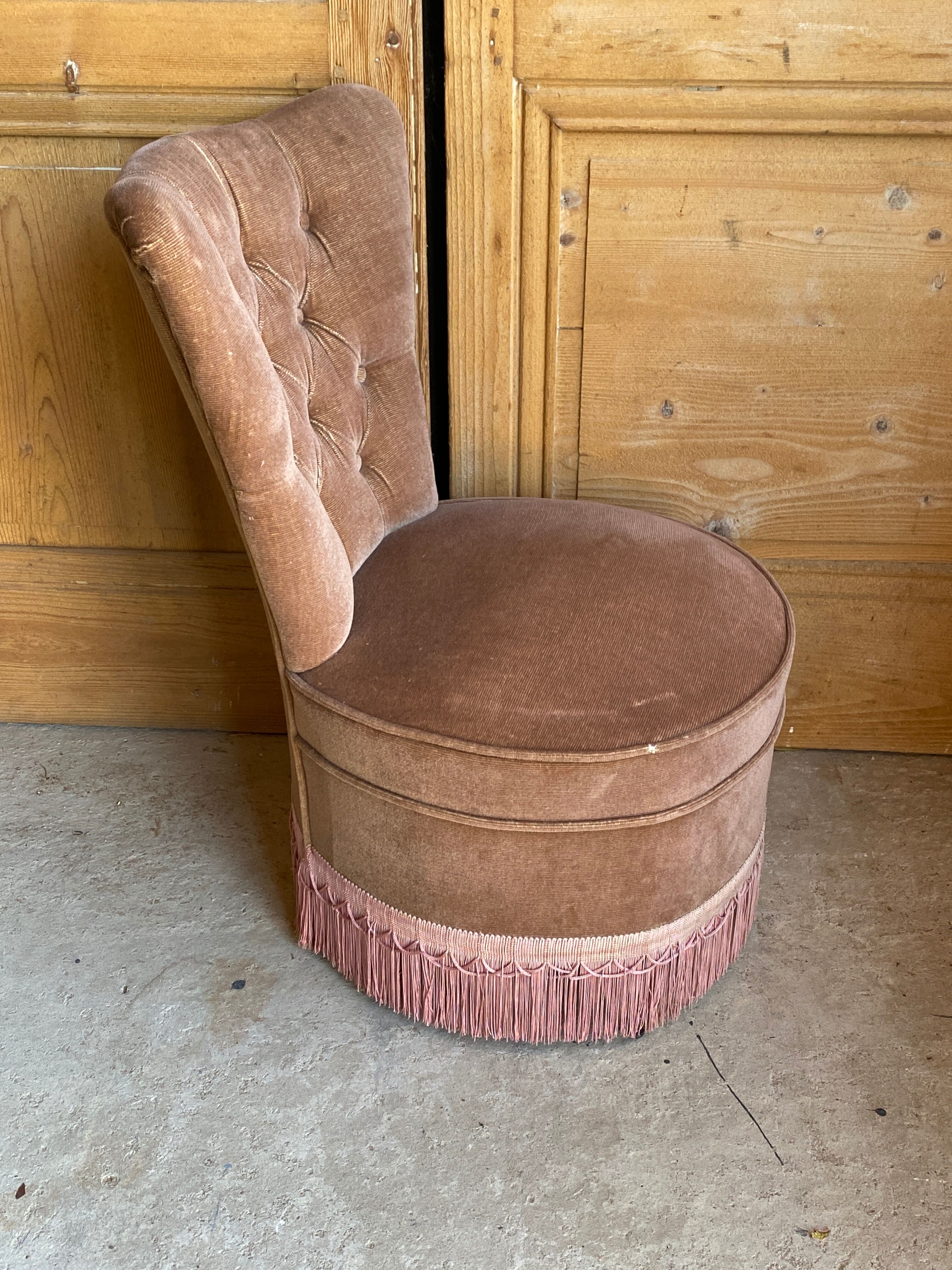 Toad armchair