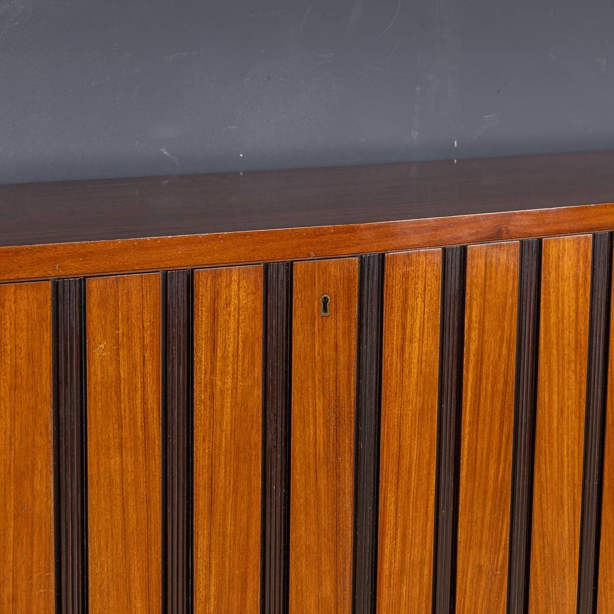 MID 20thC ITALIAN STRIPED WOODEN BUFFET BY PAOLO BUFFA c.1950