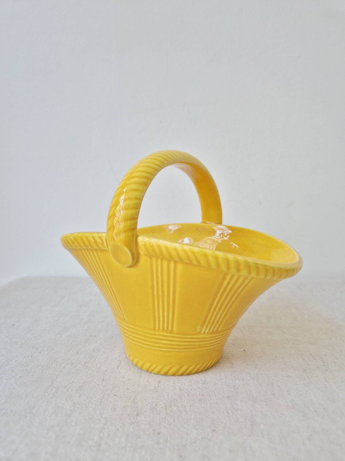 Small vintage ceramic basket with woven handle - Digoin & Sarreguemines