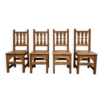 Série de 4 chaises en pin, années 70