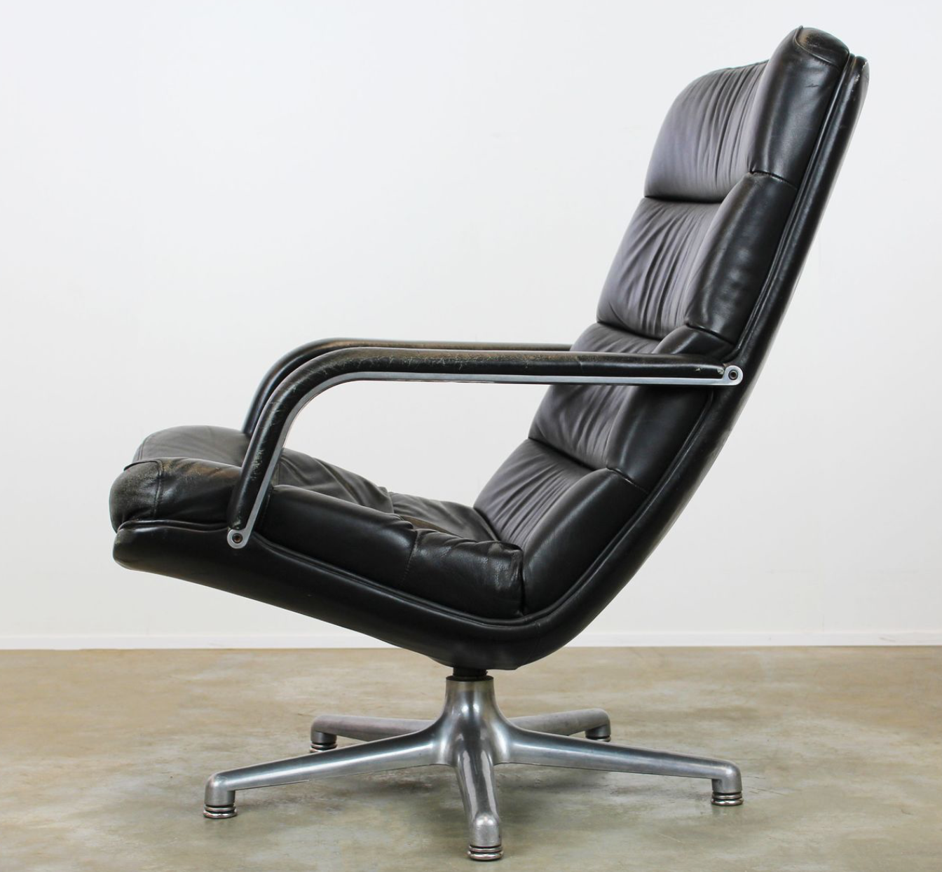 Black leather F141 armchair by Geoffrey Harcourt for Artifort 1970s