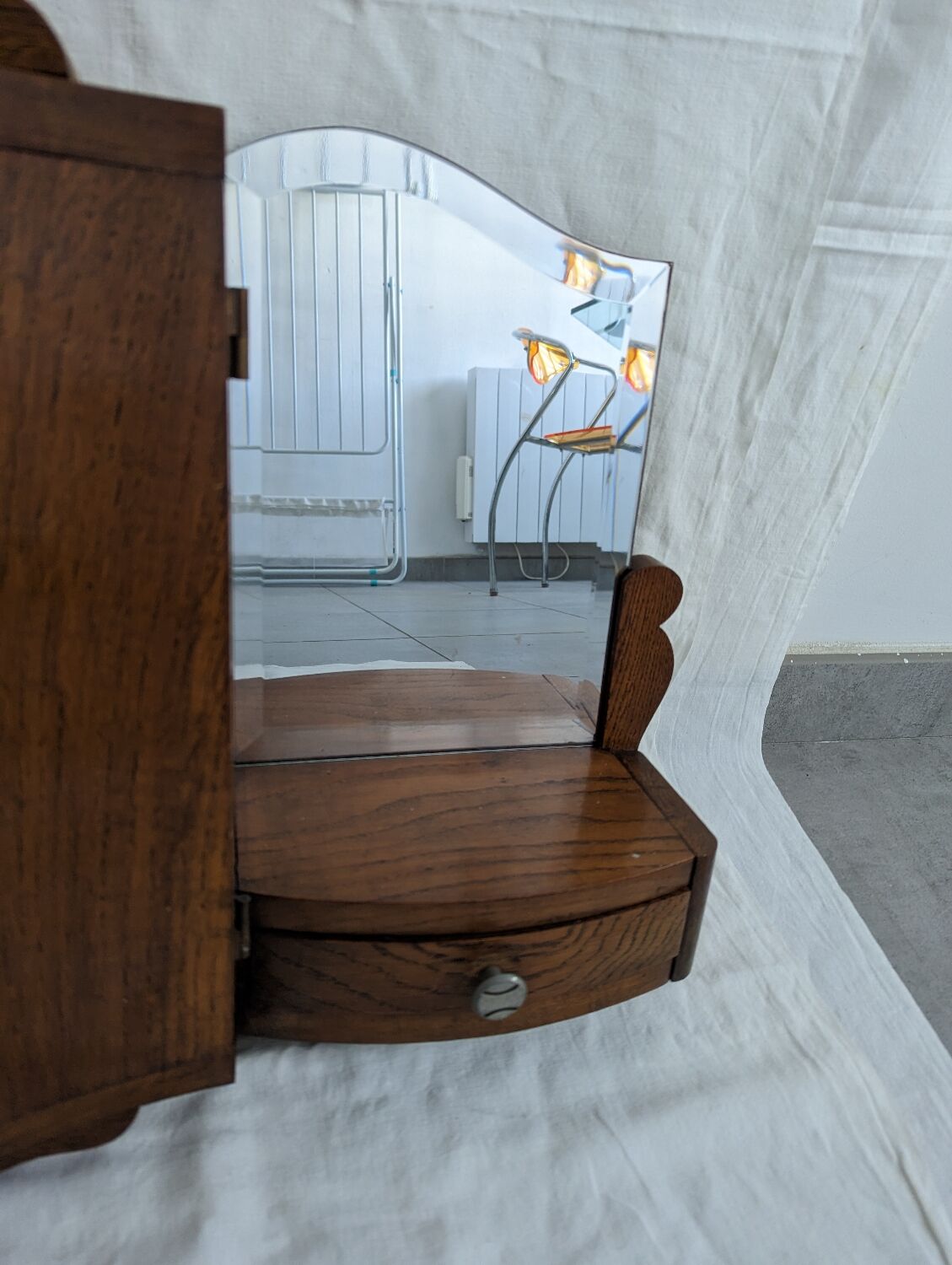 Art Deco bathroom shelf