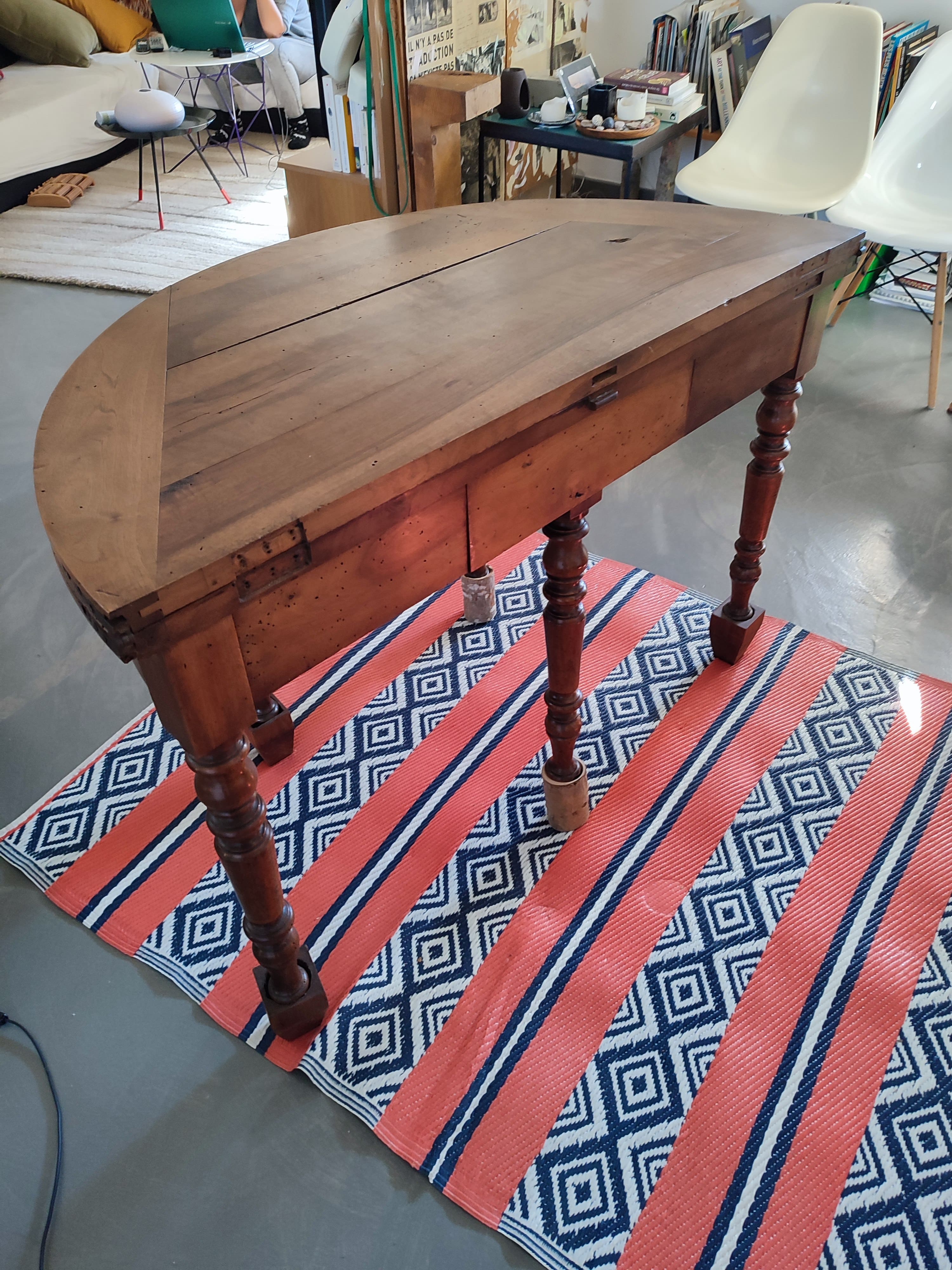 Round or half-moon oak table