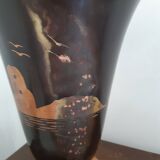 Tulip shaped table lamp