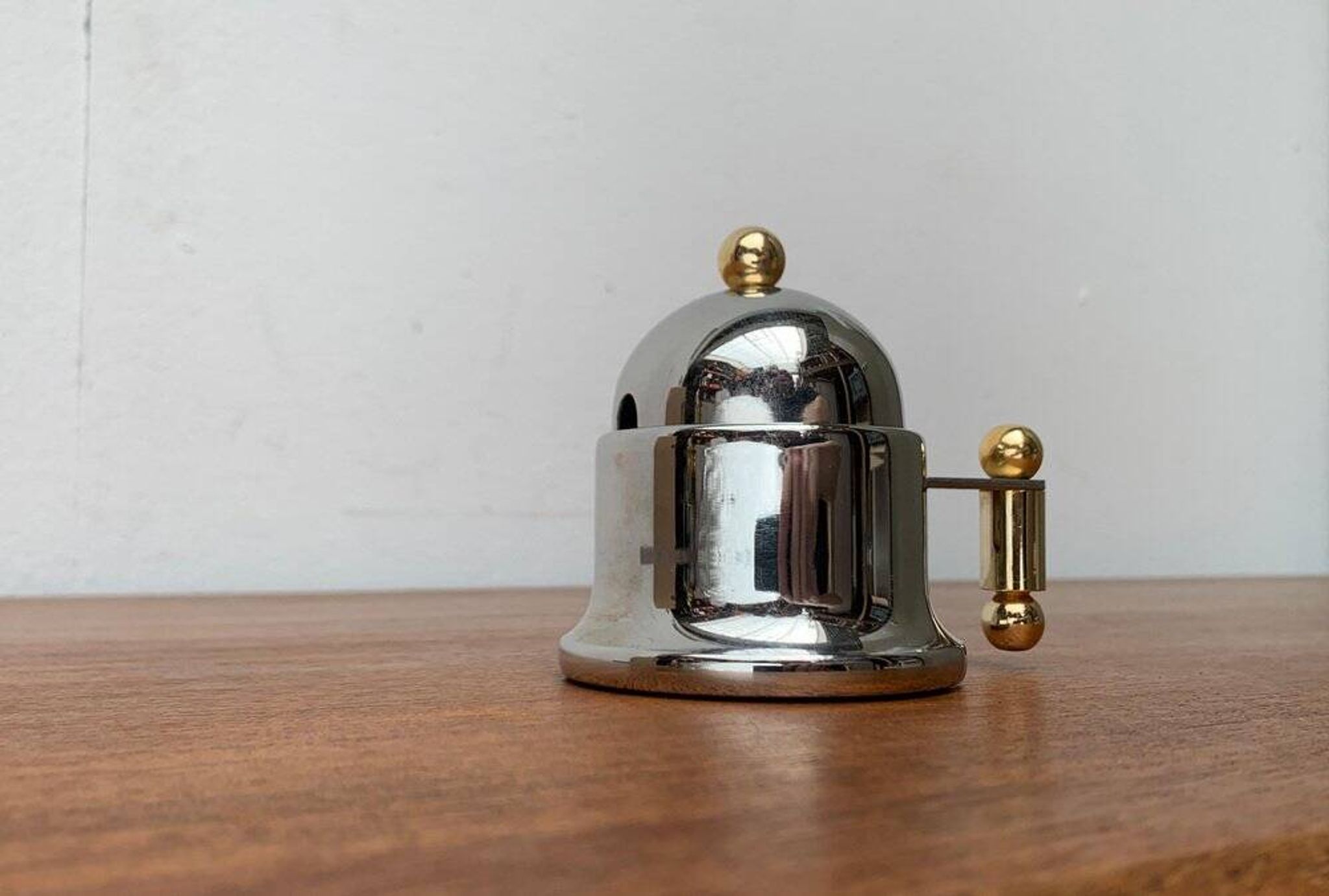Sugar bowl from the Kontessa series, Italian postmodern design by Vev Vigano, 1980s.