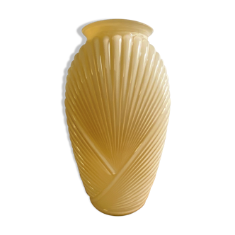 Art deco style vase anchor hocking