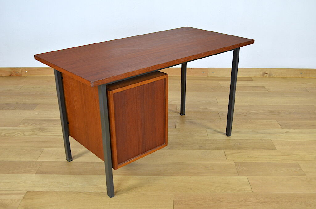 Minimalist office of Herbert Hirche Holzapfel Edition 1960