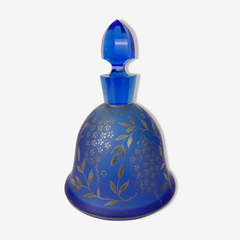 Carafe flacon ancien en verre dépoli bleu cobalt décor argent