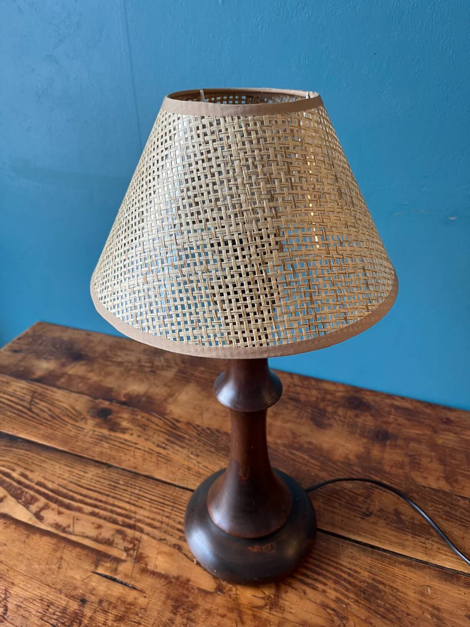 Lampe à poser en bois massif
